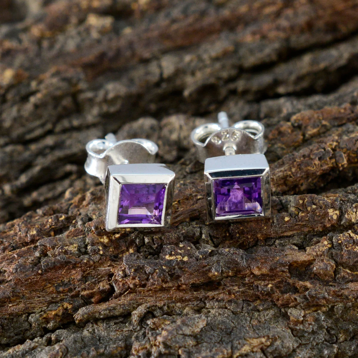 Amethyst Latin American Isadora Solitaire Stud Purple Sterling Silver Earring - Image 4