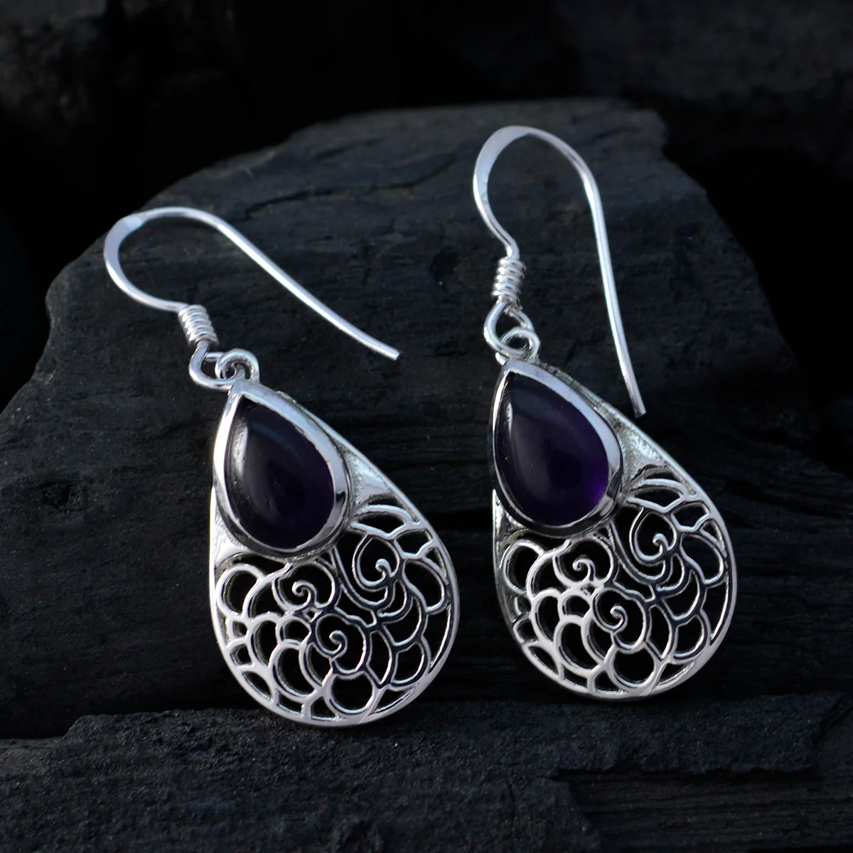 Amethyst Middle Eastern Isla Solitaire Dangle Purple Sterling Silver Earring - Image 2