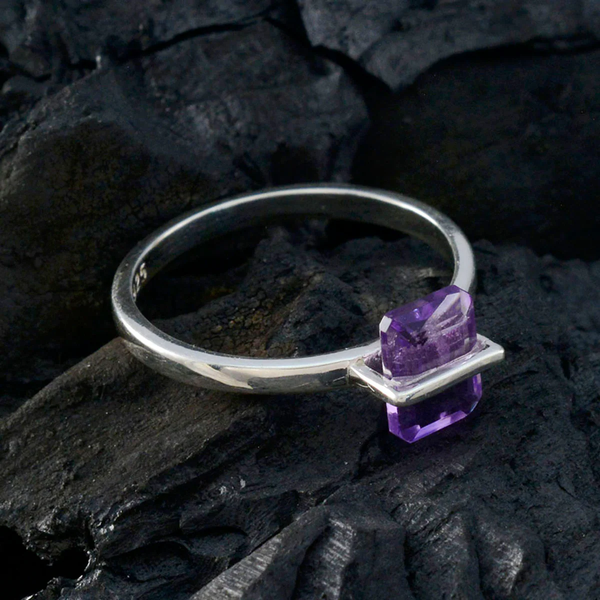 Amethyst Solitaire American Sterling Silver Purple Gemstones Dainty Graceful Ring Jewelry - Image 4
