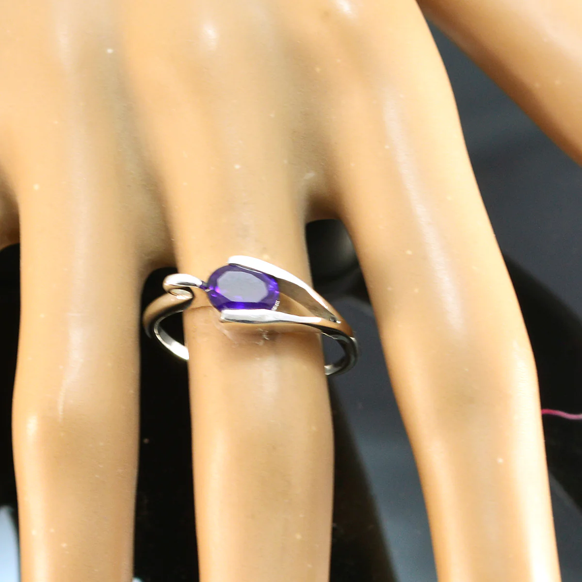Amethyst Solitaire Korean Silver Purple Gemstone Delicate Sophisticated Ring Jewellery - Image 3