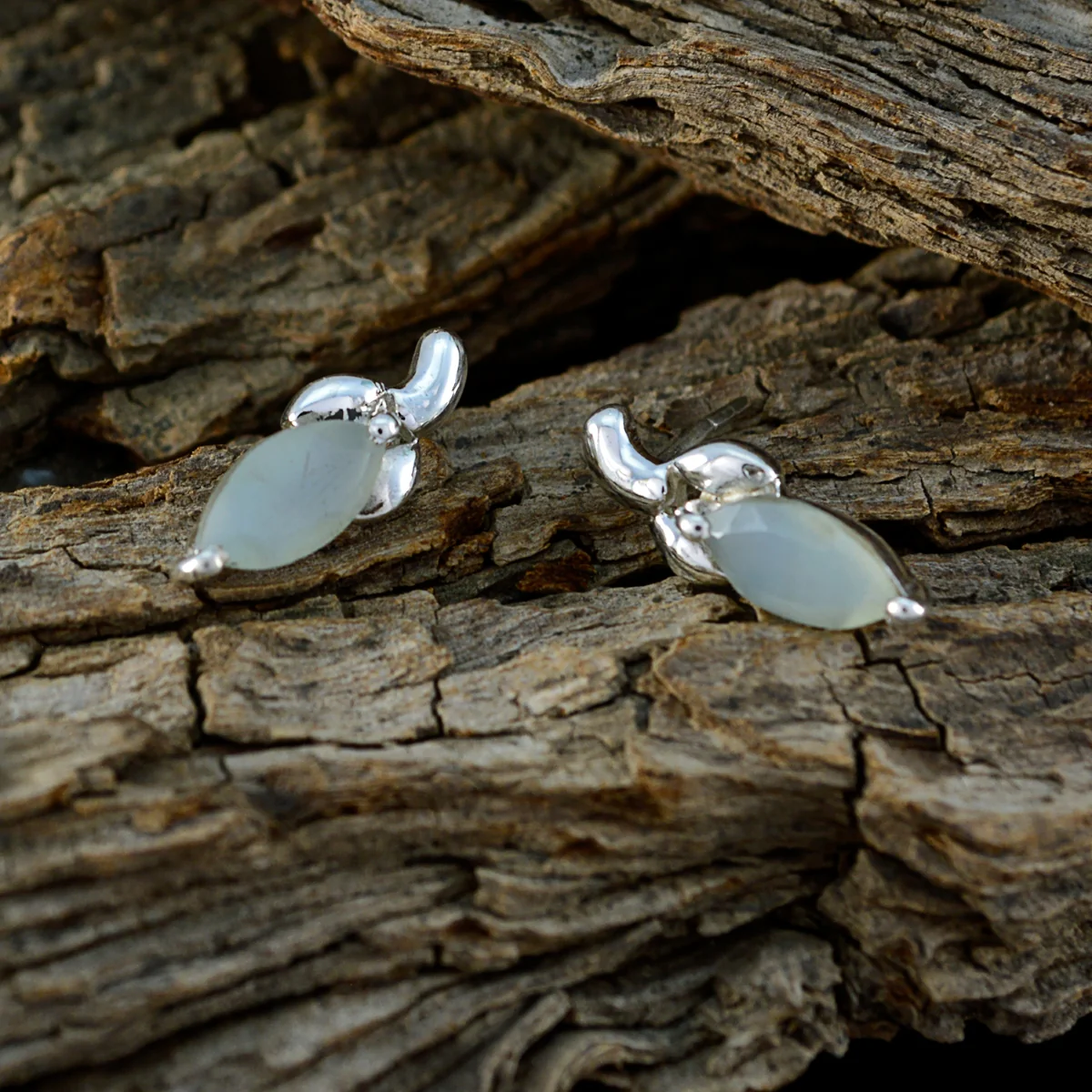 Aqua Chalcedony Turkish Yasmin Solitaire Stud Green 925 Sterling Silver Earring - Image 2