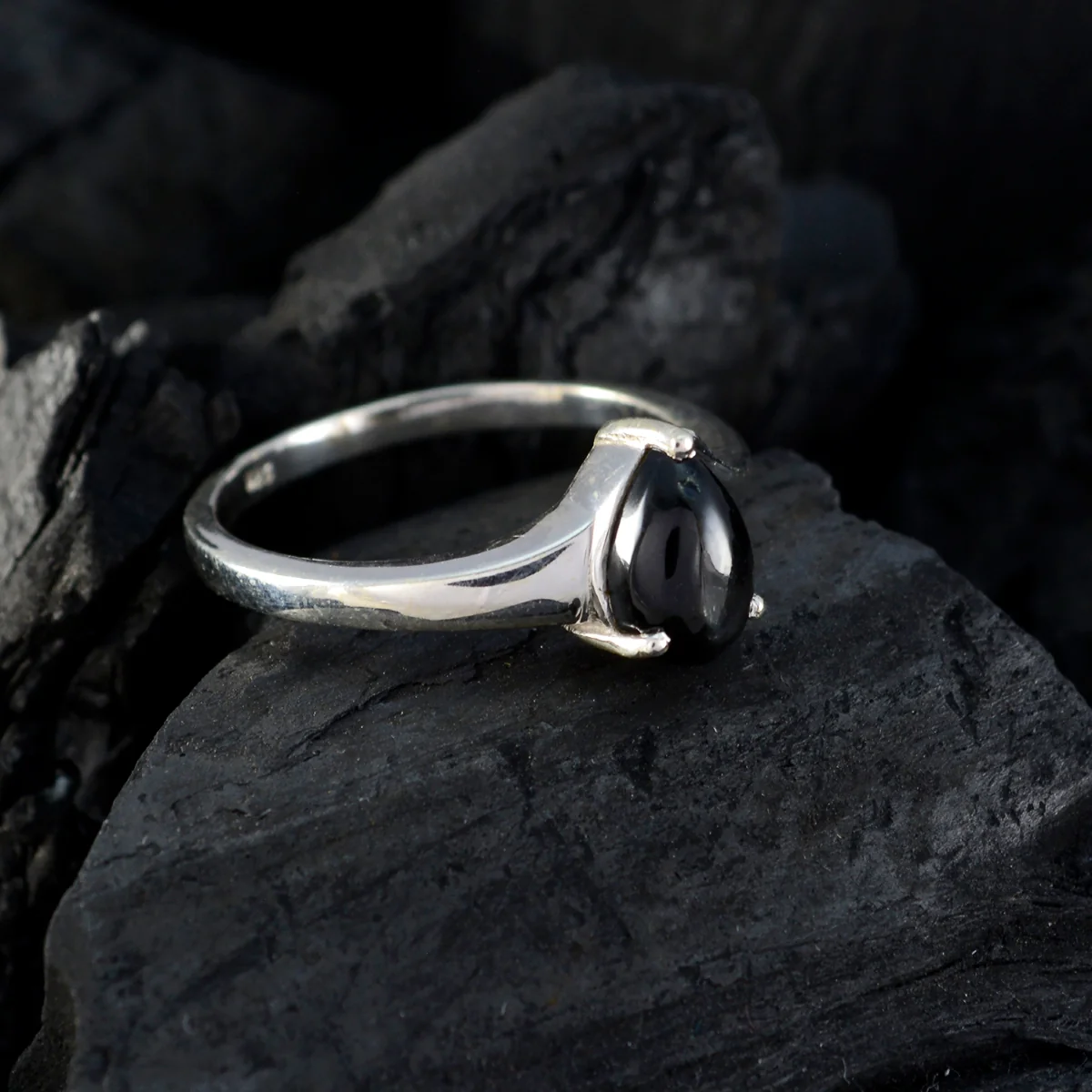 Black Onyx Solitaire Japanese Silver Black Gemstone Whisper-thin Romantic Ring Jewellery - Image 4