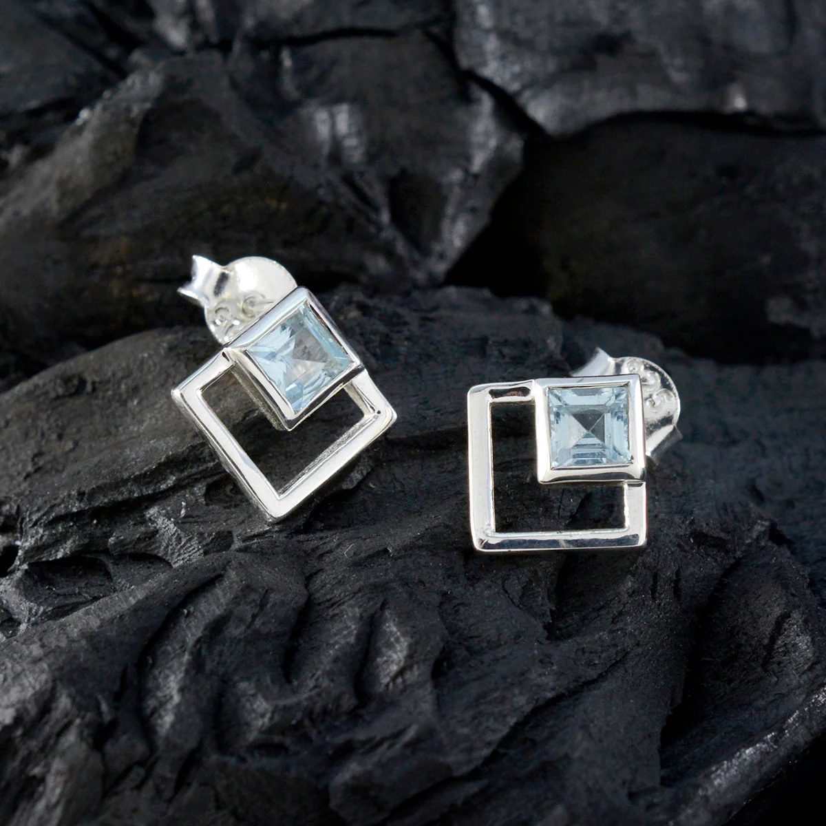 Blue Topaz American Maya Solitaire Stud Blue Silver Earring - Image 4
