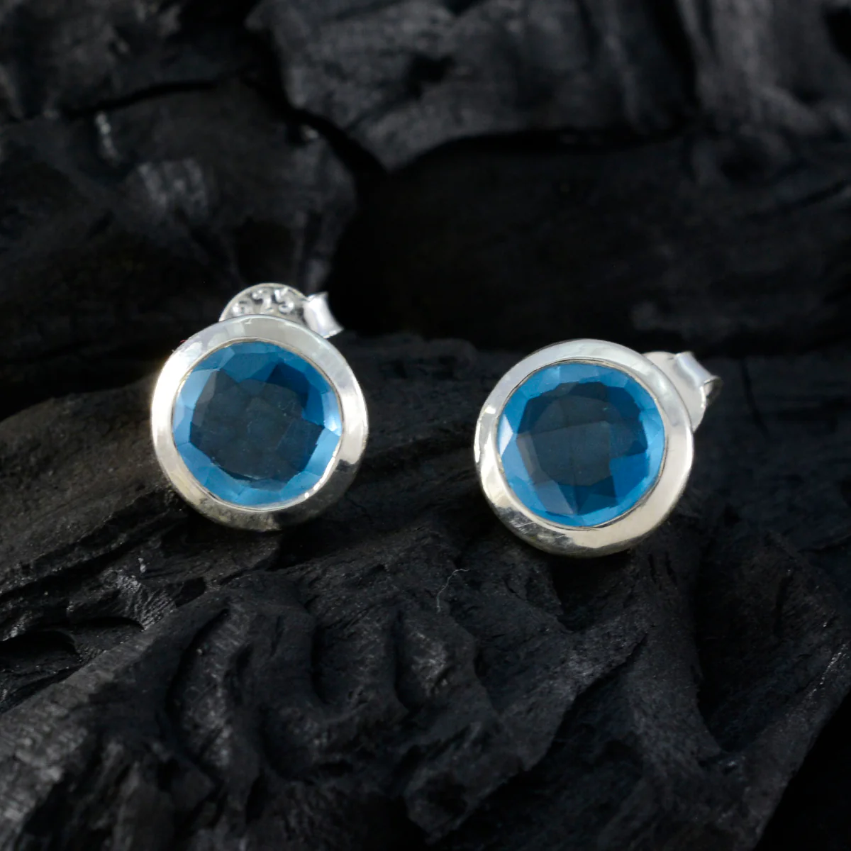 Blue Topaz Korean Soo-jin Solitaire Stud Blue Silver Earring - Image 4