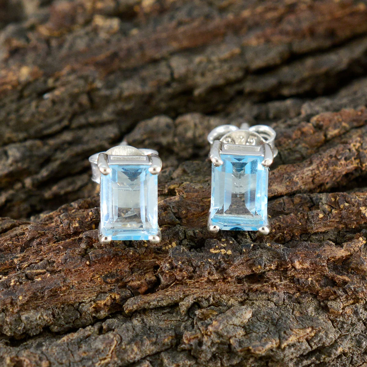 Blue Topaz Latin American Noelia Solitaire Stud Blue 925 Silver Earring - Image 4