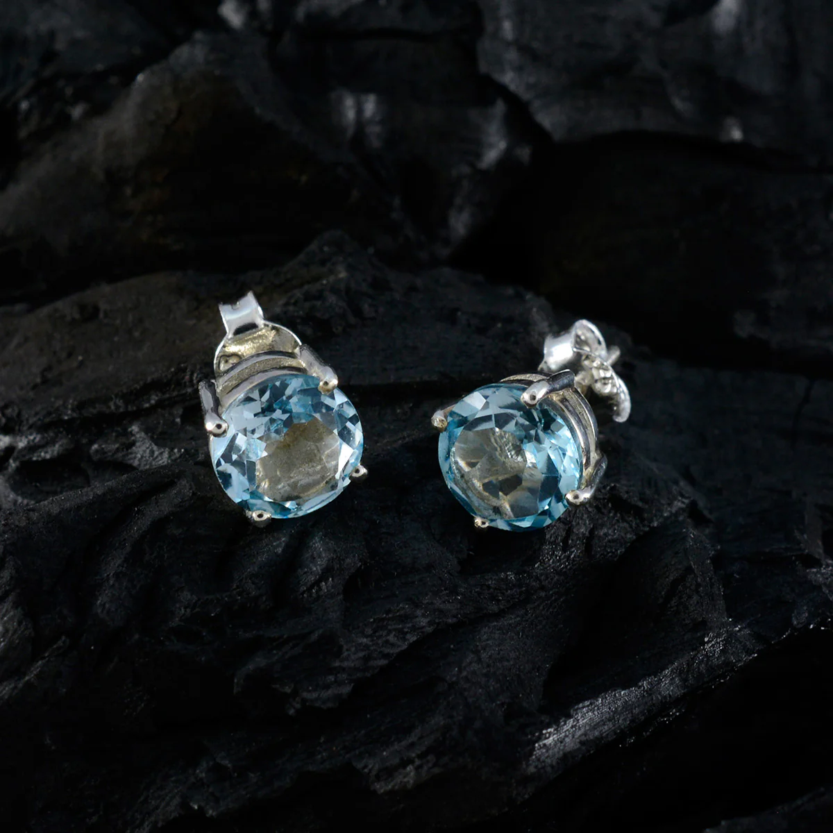 Blue Topaz Moroccan Evelyn Solitaire Stud Blue 925 Sterling Silver Earring - Image 4