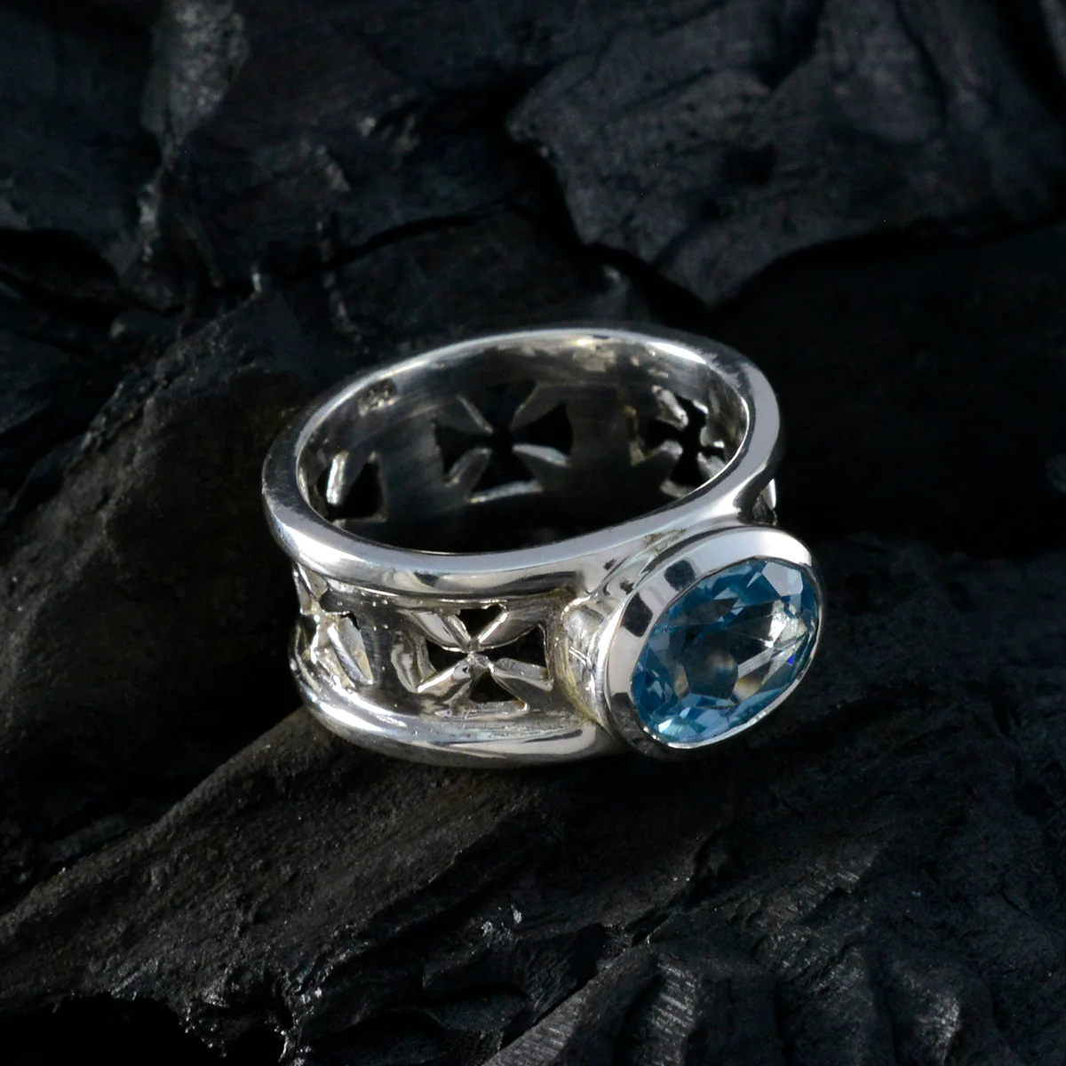 Blue Topaz Solitaire African Silver Blue Gemstones Classic Irish Ring Jewelry - Image 4