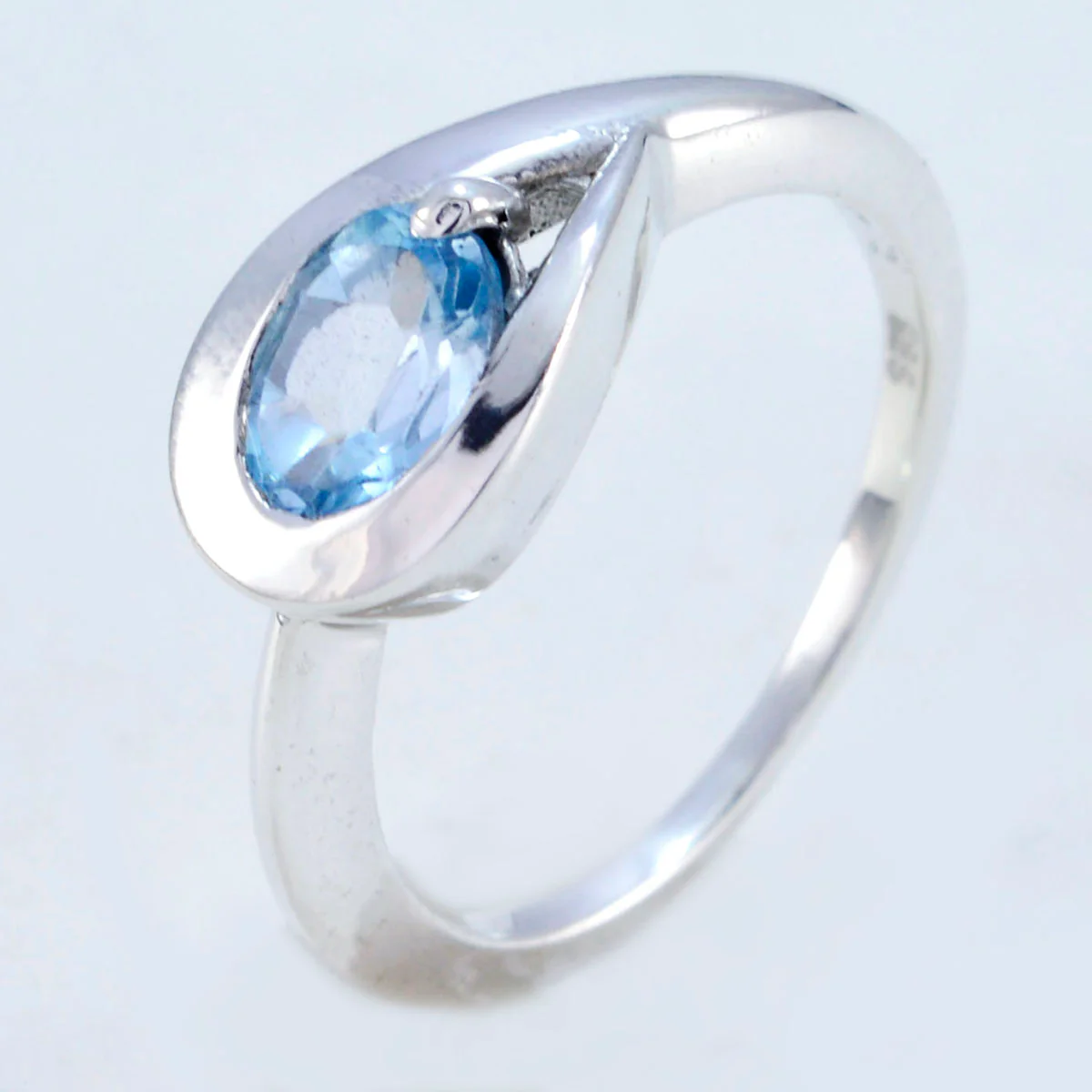 Blue Topaz Solitaire American Silver Blue Gemstones Delicate Romantic Ring Jewellery - Image 2