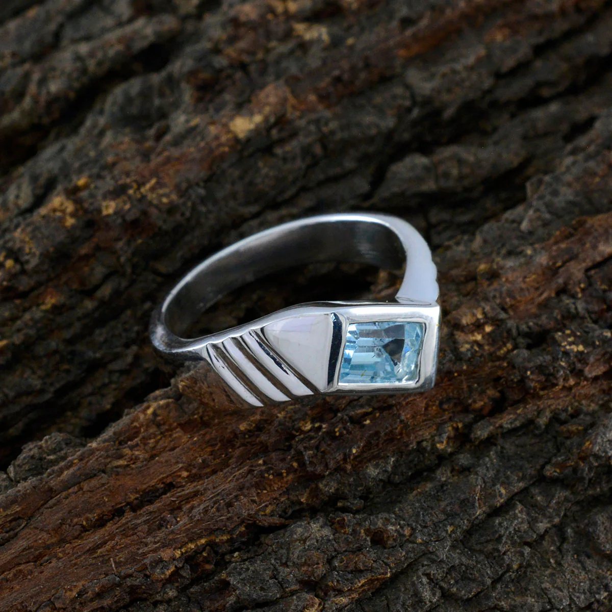 Blue Topaz Solitaire Egyptian Sterling Silver Blue Gems Eye-catching Abstract Ring Jewellery - Image 3