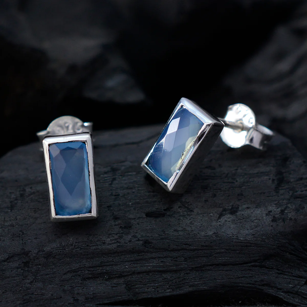 Chalcedony Mexican Ivana Solitaire Stud Blue 925 Sterling Silver Earring - Image 3