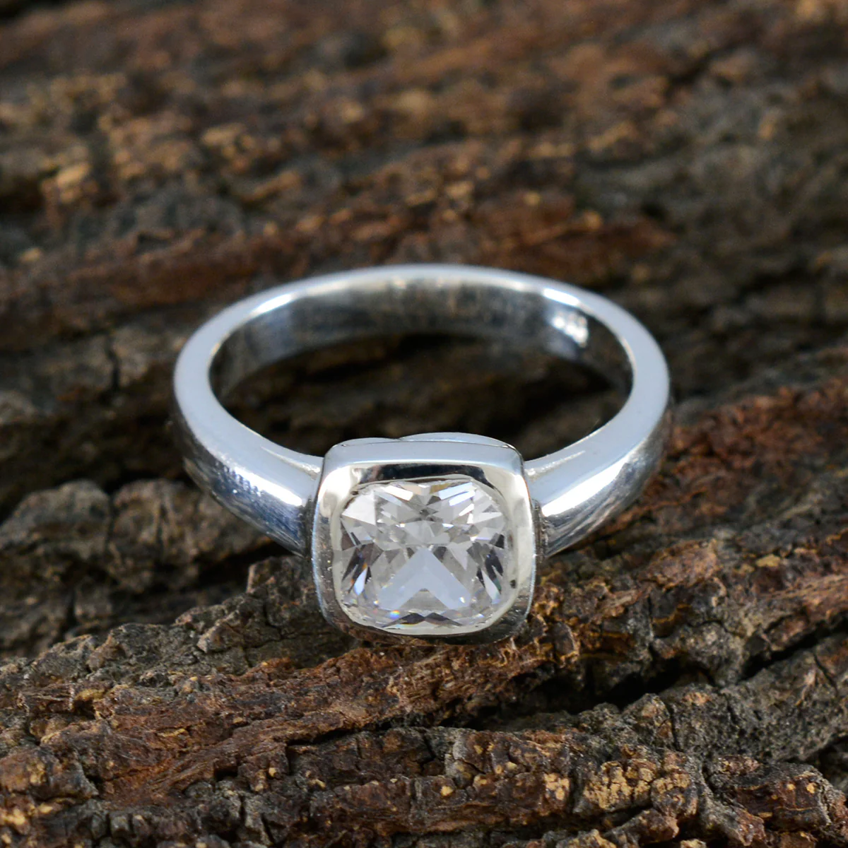 Cubic zirconia CZ Solitaire Indian Silver White Gems Featherlight Modern Ring Jewellery - Image 3