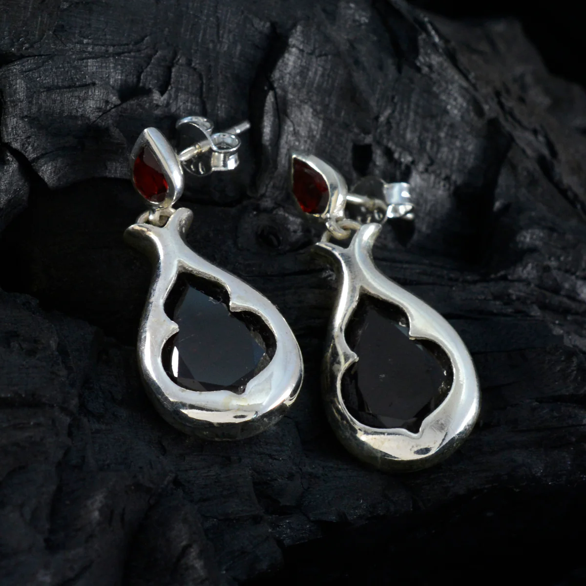 Garnet American Emilia Toi et Moi Stud Red Silver Earring - Image 2