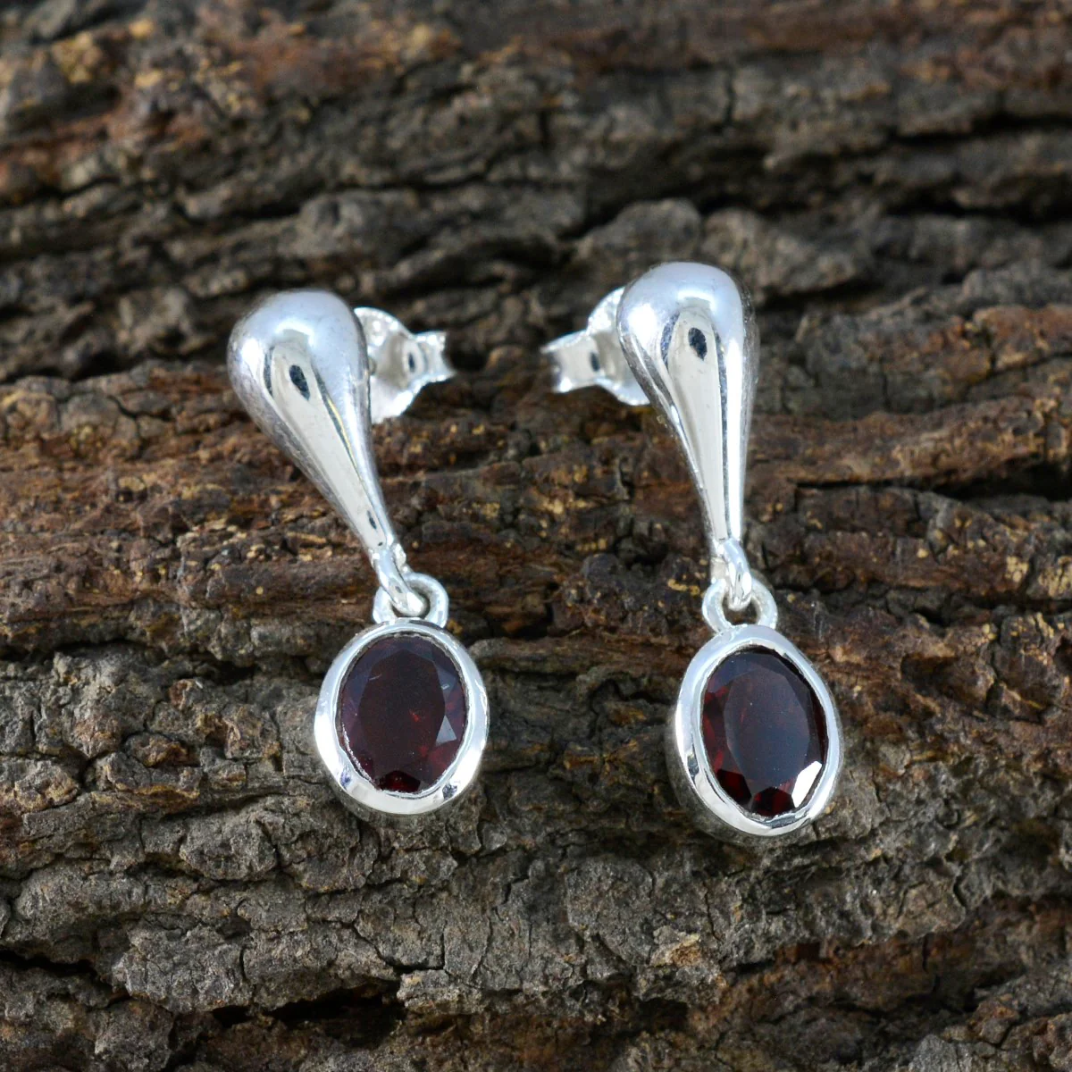 Garnet American Riley Solitaire Stud Red Sterling Silver Earring - Image 4