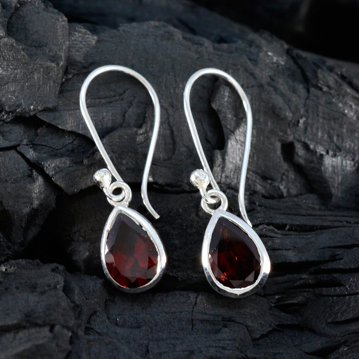 Garnet Australian Chen Solitaire Dangle Red Silver Earring - Image 4