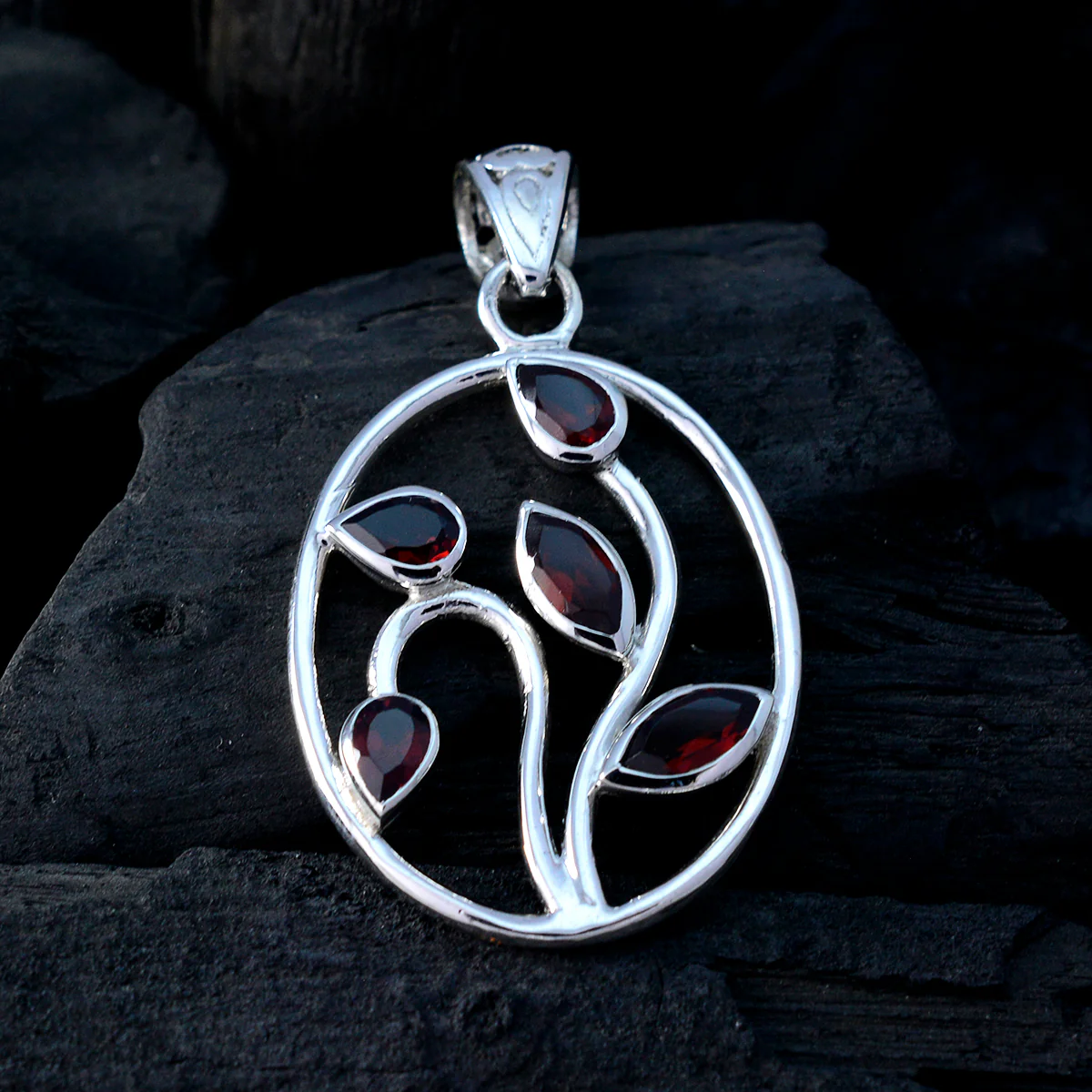 Garnet Classic Latin American Silver Penta Victoria Love Red Pendant Jewelry - Image 3