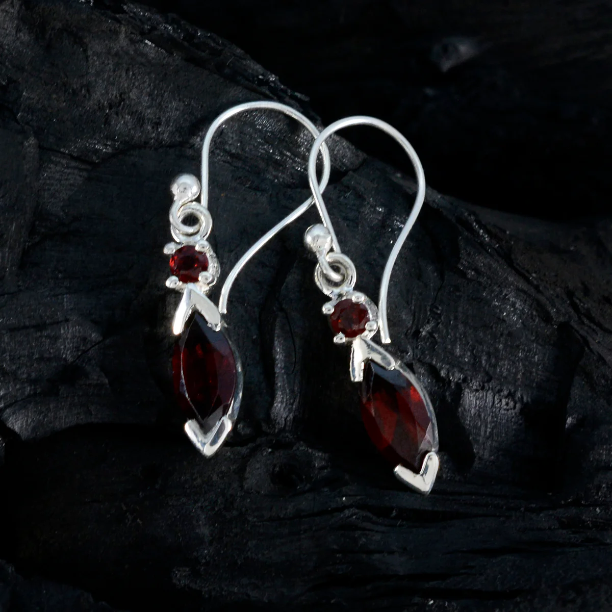 Garnet Latin American Marie Toi et Moi Dangle Red Silver Earring - Image 2