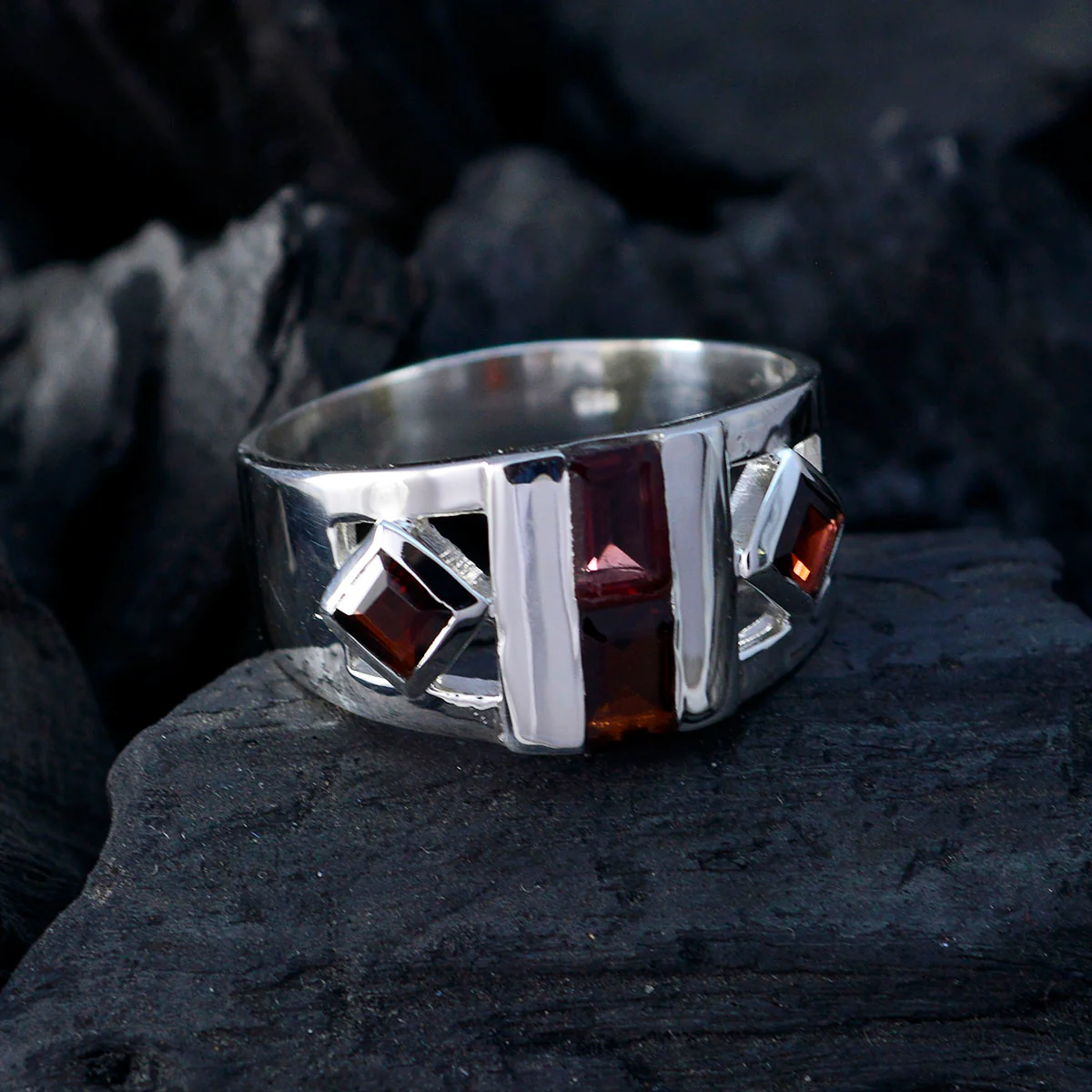 Garnet quarter French 925 Sterling Silver Red Gemstone Eye-catching Abstract Ring Jewellery - Image 5