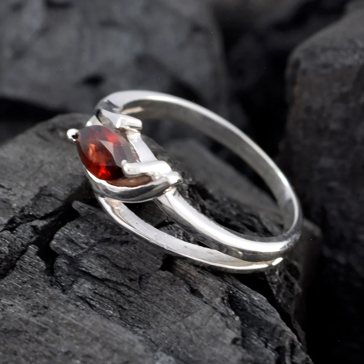 Garnet Solitaire American 92.5 Silver Red Gemstones Dainty Contemporary Ring Jewelry - Image 4