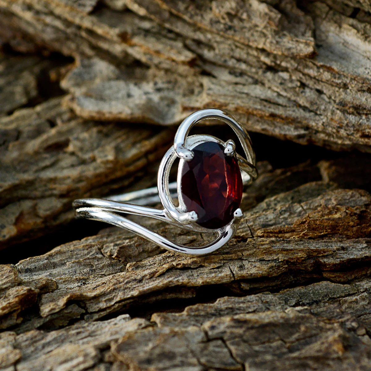Garnet Solitaire American 92.5 Silver Red Gemstones Delicate Luxurious Ring Jewelry - Image 3