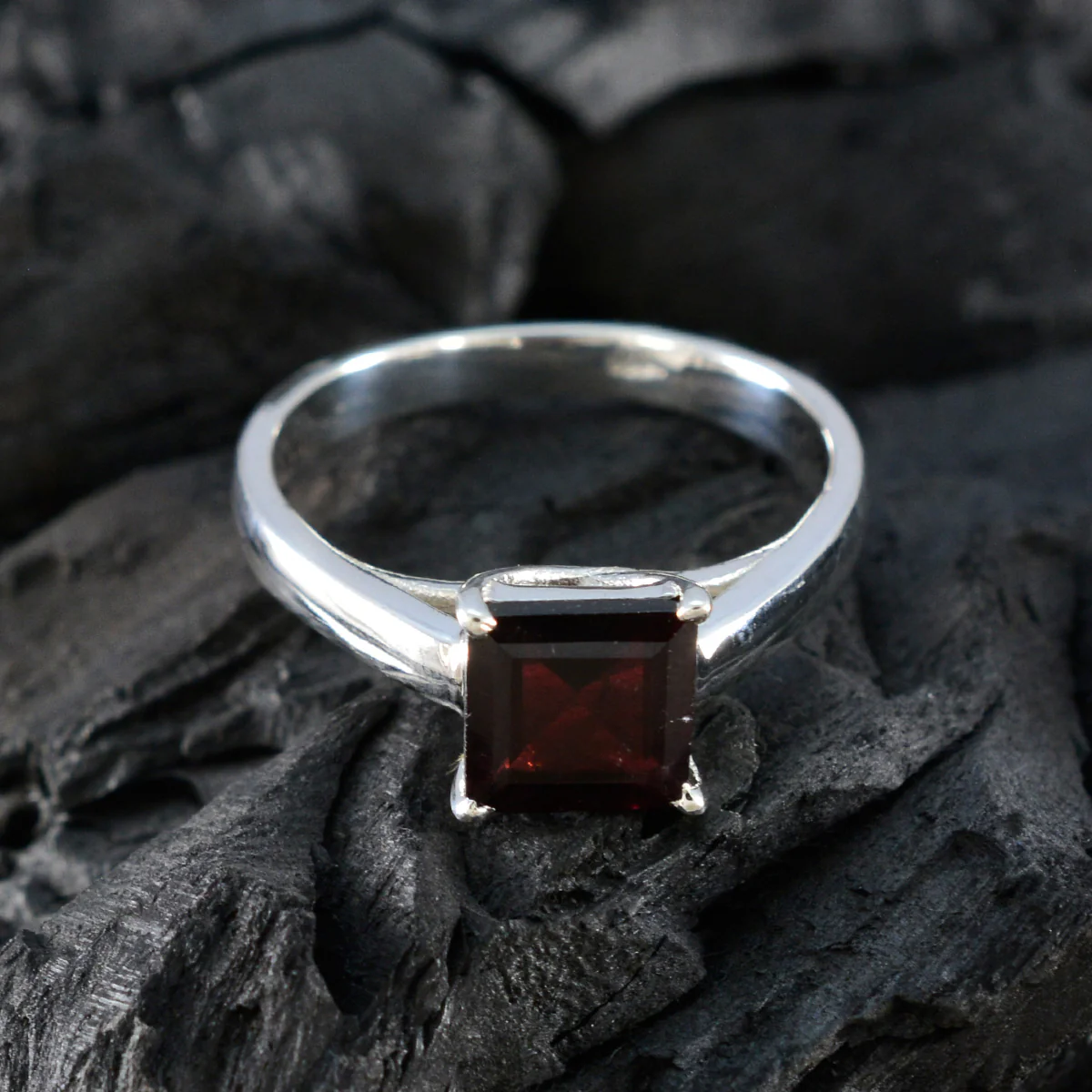 Garnet Solitaire Egyptian Silver Red Gems Featherlight Boho Ring Jewellery - Image 4