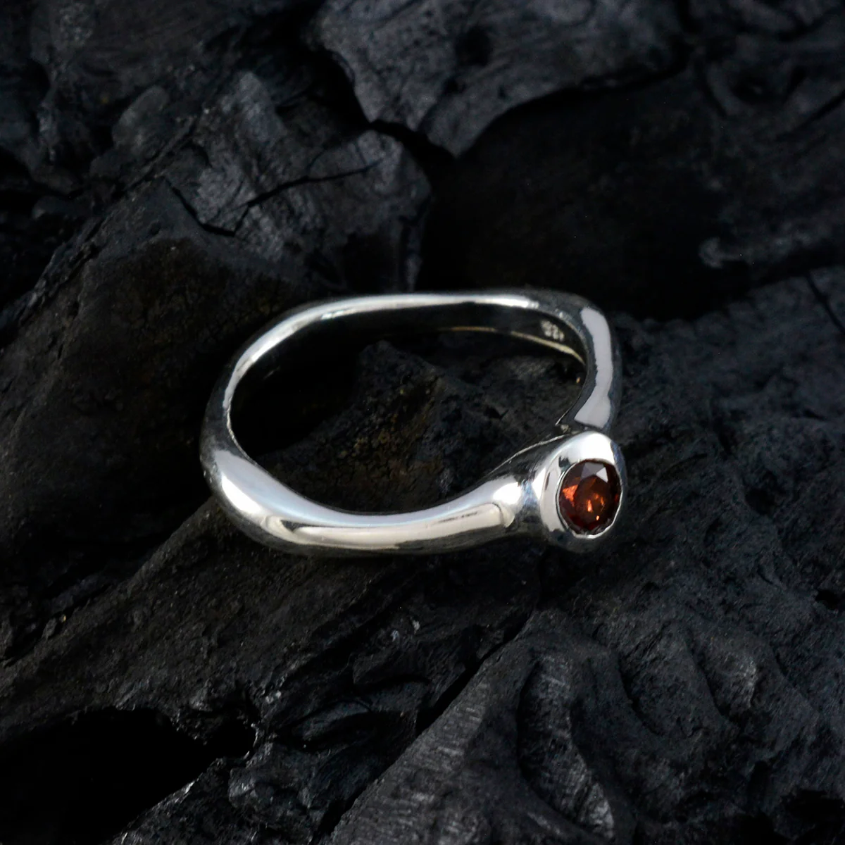 Garnet Solitaire French 925 Sterling Silver Red Gemstones Featherlight Sophisticated Ring Jewelry - Image 4