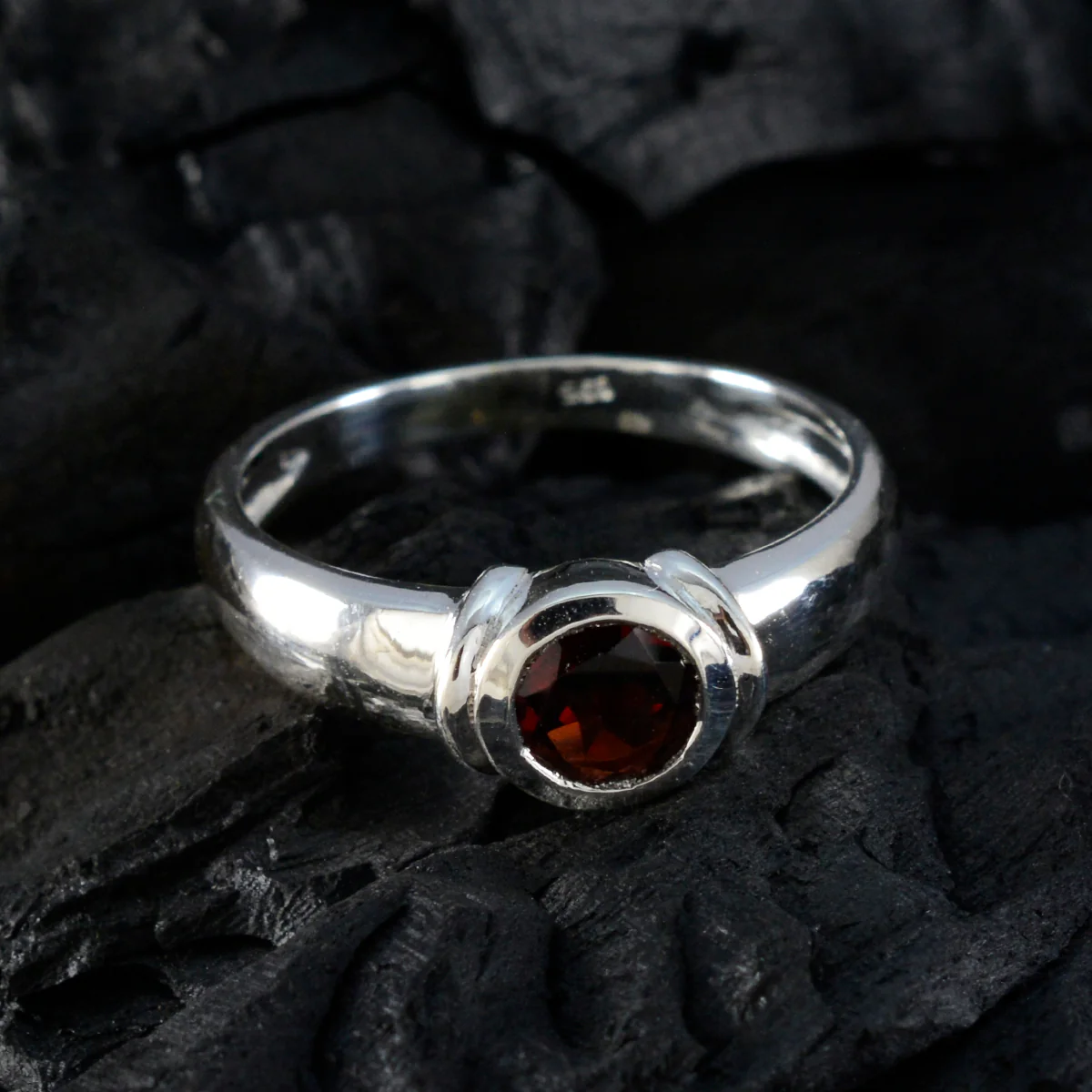 Garnet Solitaire Indian 925 Sterling Silver Red Gemstones Featherlight Glamorous Ring Jewelry - Image 4