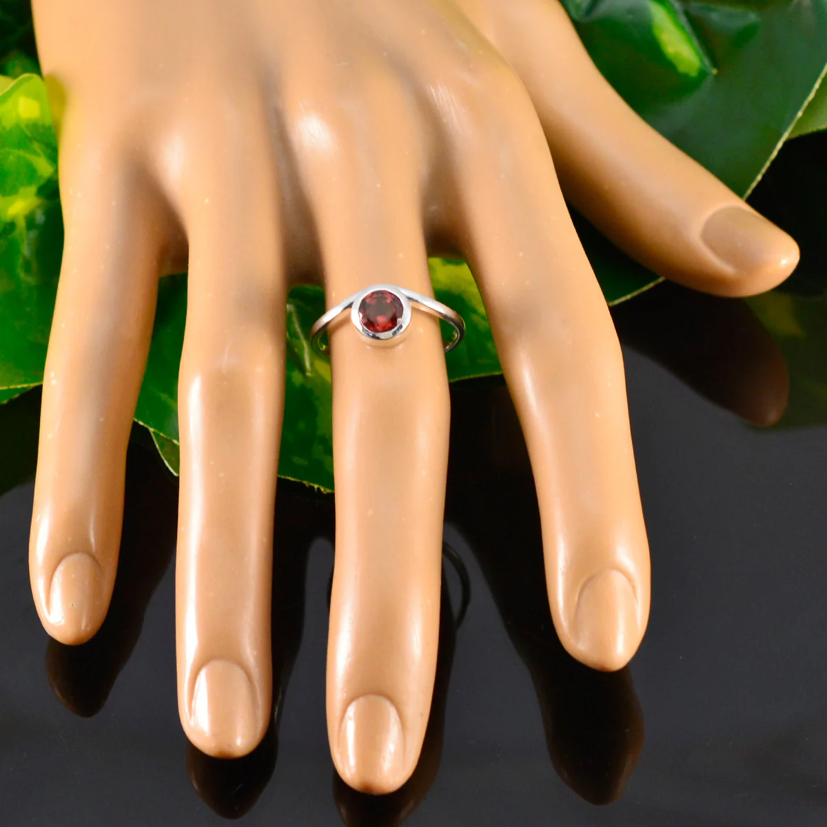 Garnet Solitaire Japanese Silver Red Gems Delicate Luxurious Ring Jewelry - Image 5