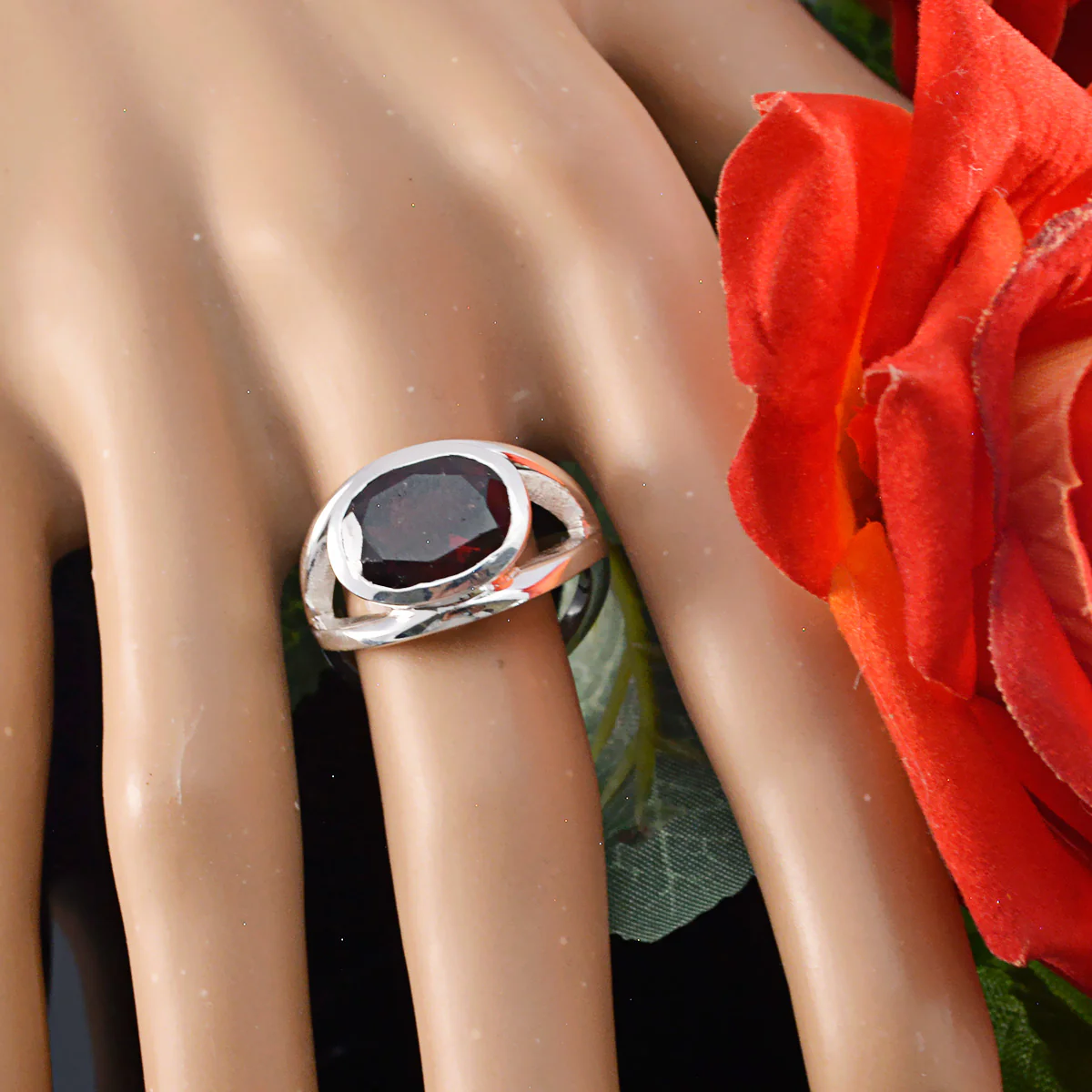 Garnet Solitaire Moroccan Silver Red Gemstones Eye-catching valentine Ring Jewellery - Image 4