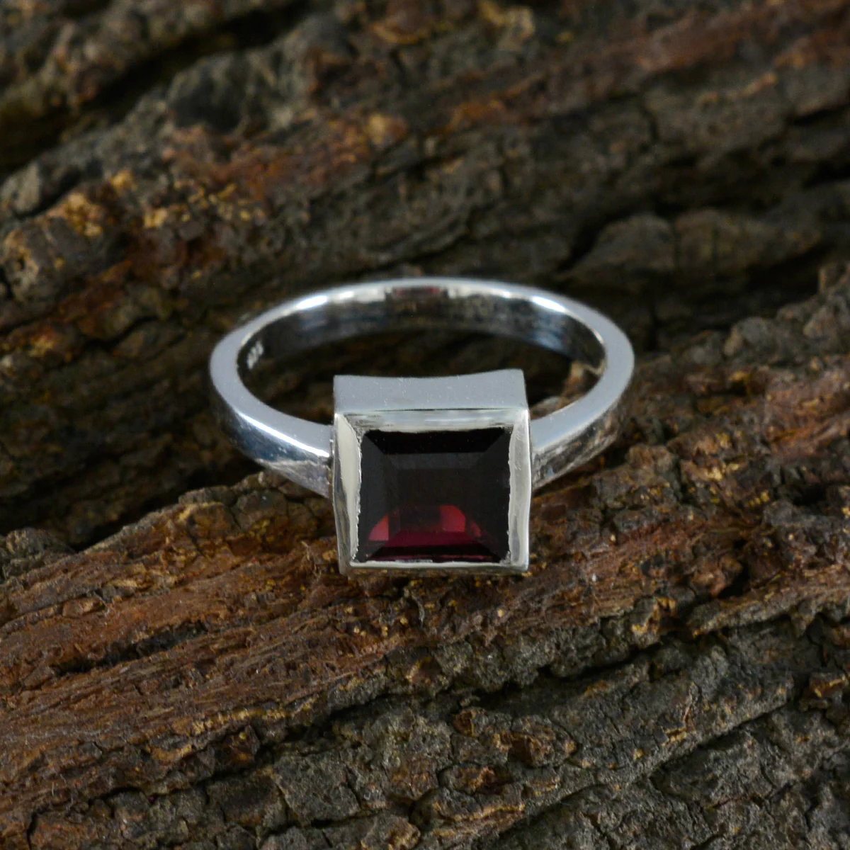 Garnet Solitaire Russian 92.5 Silver Red Gemstones Featherlight Romantic Ring Jewellery - Image 3