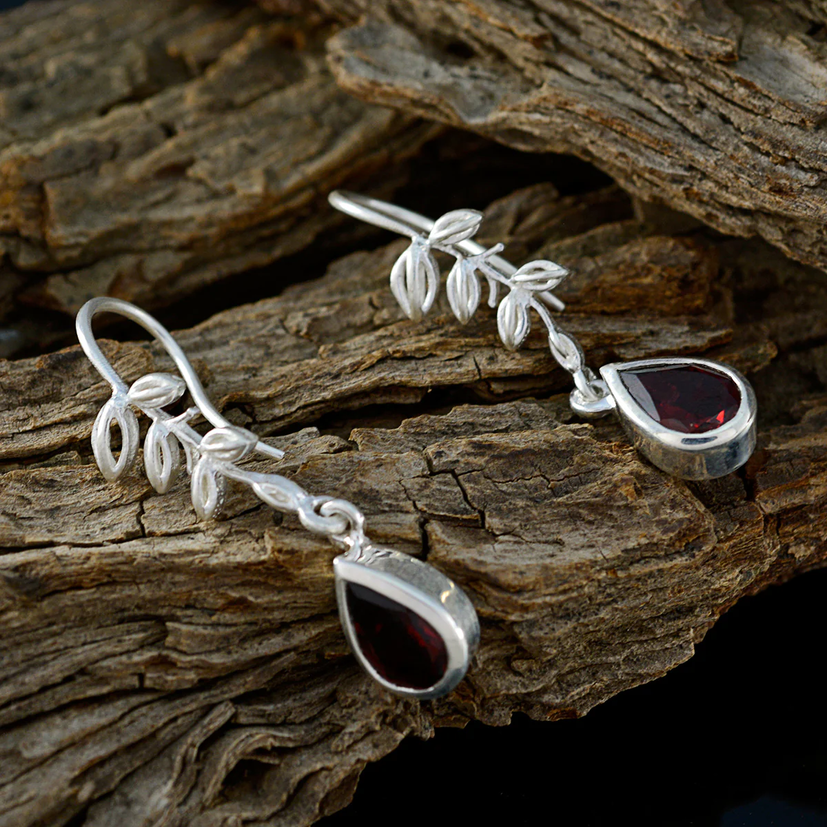Garnet Spanish Julia Solitaire Dangle Red 925 Sterling Silver Earring - Image 2