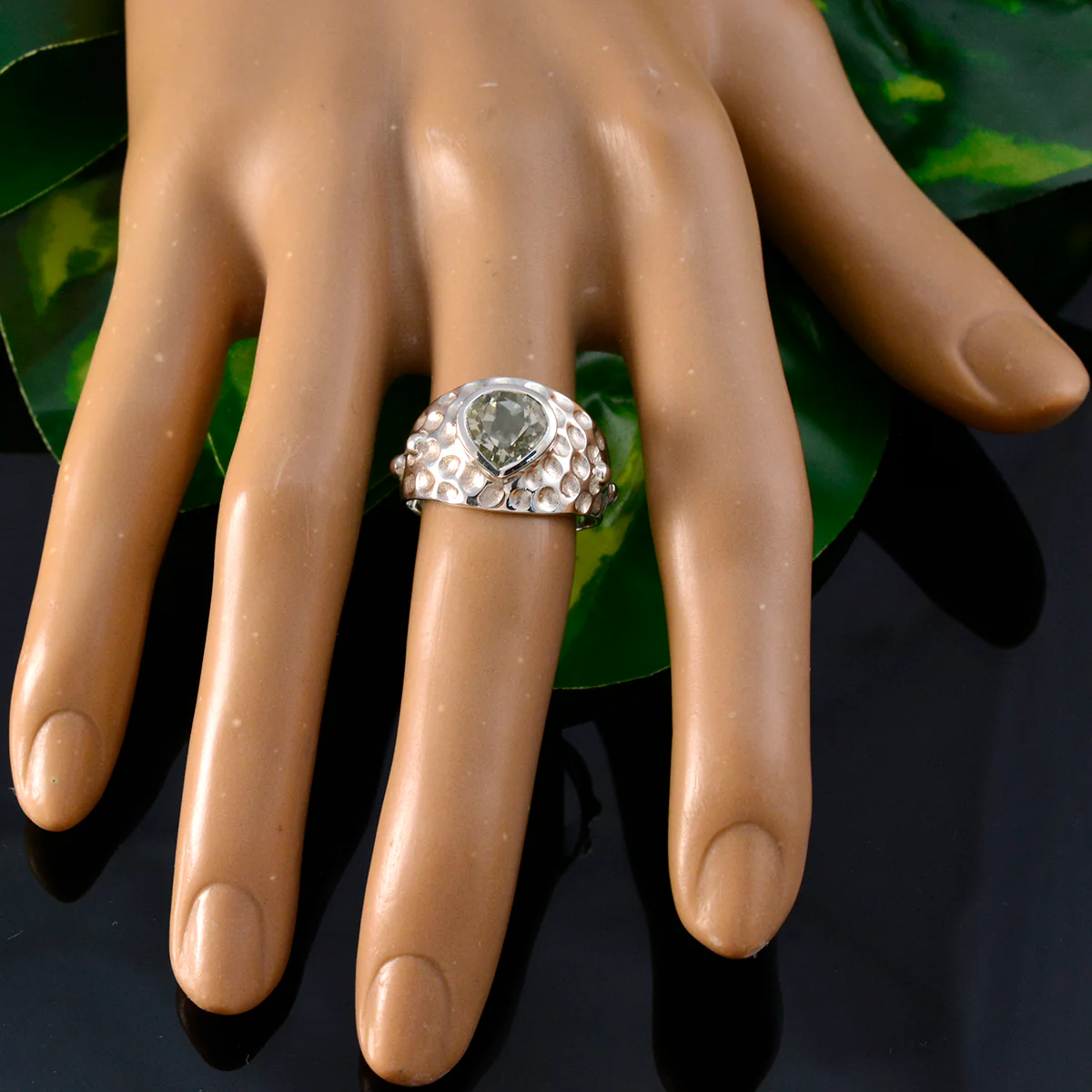 Green Amethyst Solitaire Egyptian Silver Green Gems Classic Luxurious Ring Jewellery - Image 5