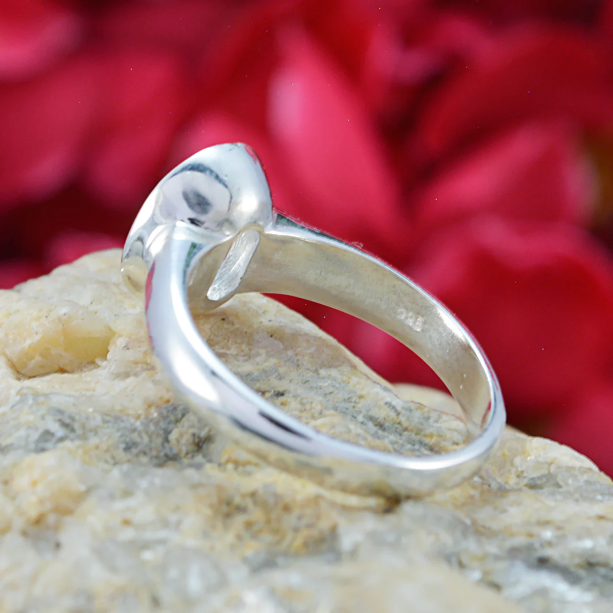 Green Amethyst Solitaire German Sterling Silver Green Gemstone Tiny Boho Ring Jewellery - Image 3