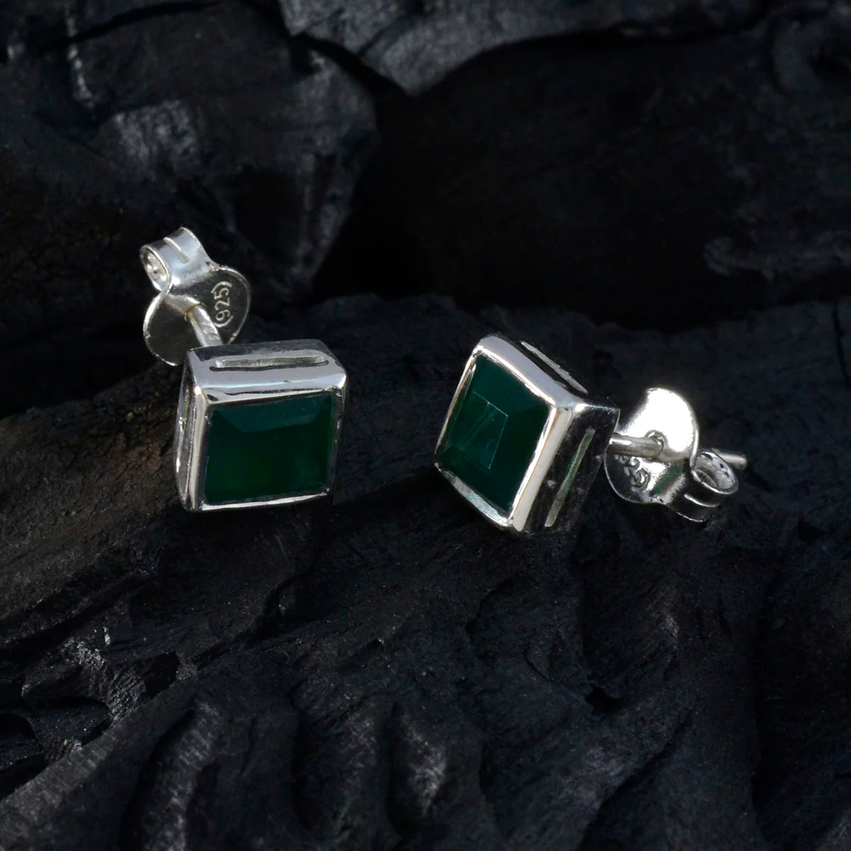 Green Onyx Egyptian Amanda Solitaire Stud Green 925 Sterling Silver Earring - Image 2