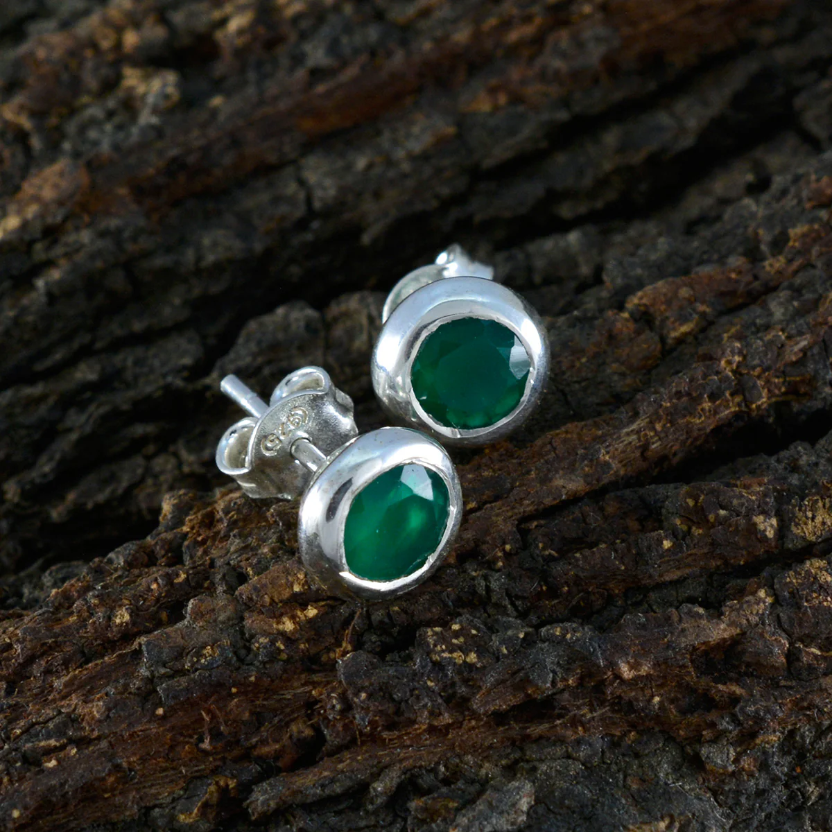 Green Onyx Middle Eastern Eleanor Solitaire Stud Green Sterling Silver Earring - Image 3