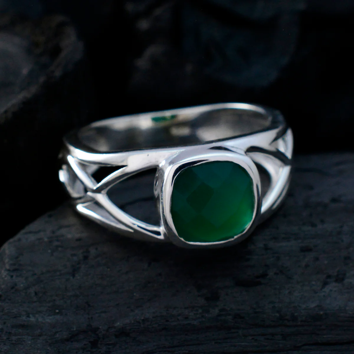 Green Onyx Solitaire French Sterling Silver Green Gemstone Tiny Artisan Ring Jewellery - Image 4