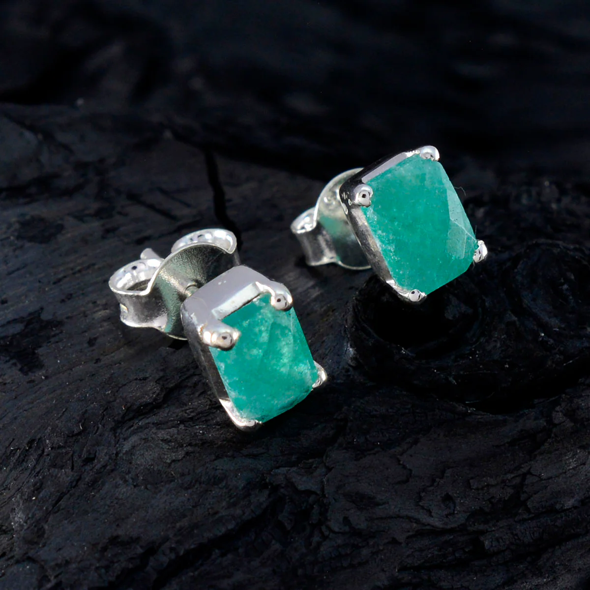 Indian Emerald Latin American Cecilia Solitaire Stud Green Silver Earring - Image 4