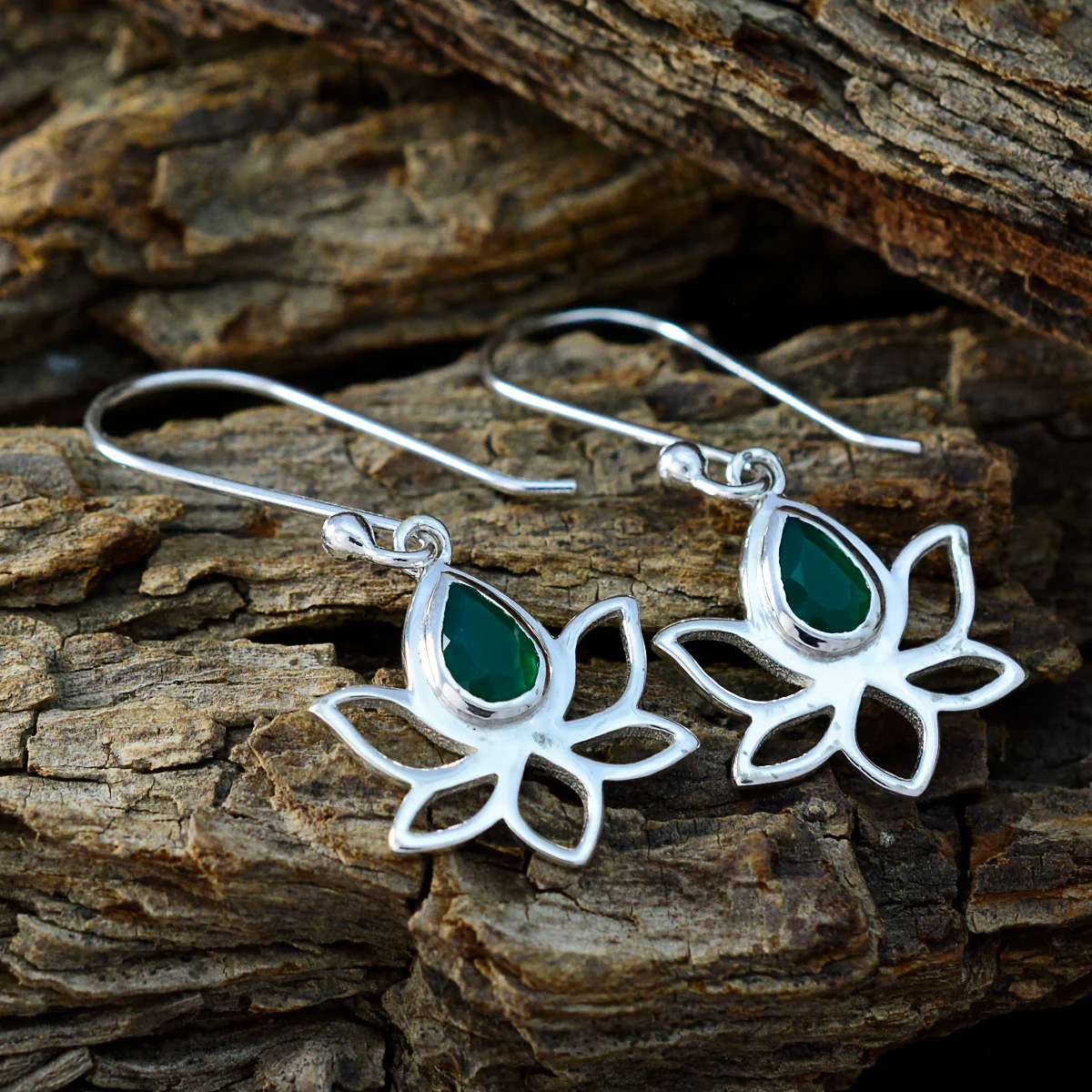 Indian Emerald Spanish Patricia Solitaire Dangle Green 925 Sterling Silver Earring - Image 3