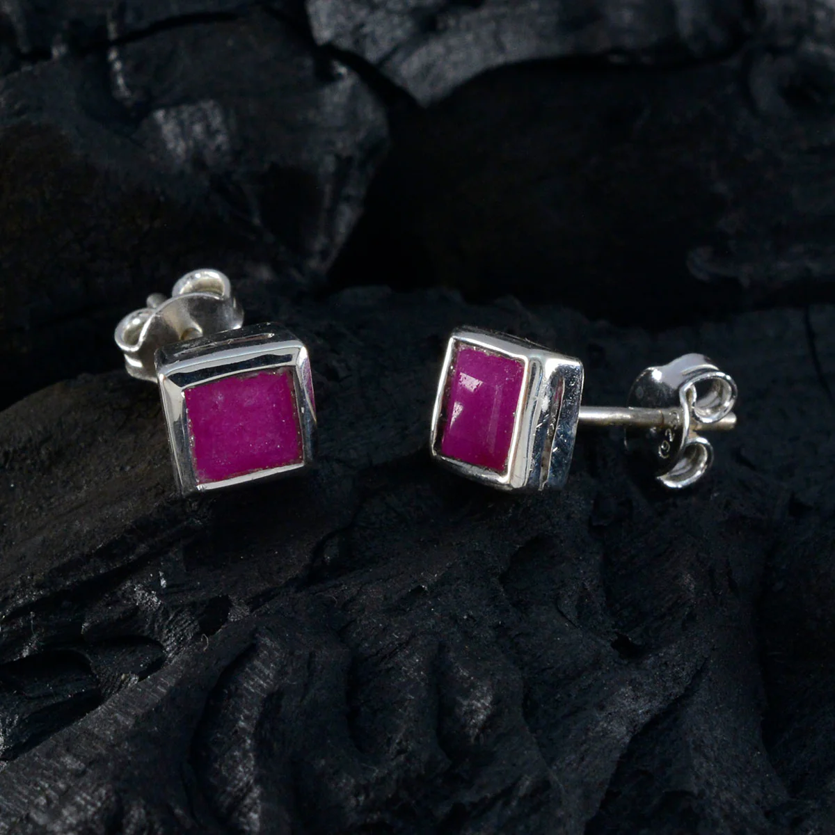 Indian Ruby American Ana Solitaire Stud Red Silver Earring - Image 2