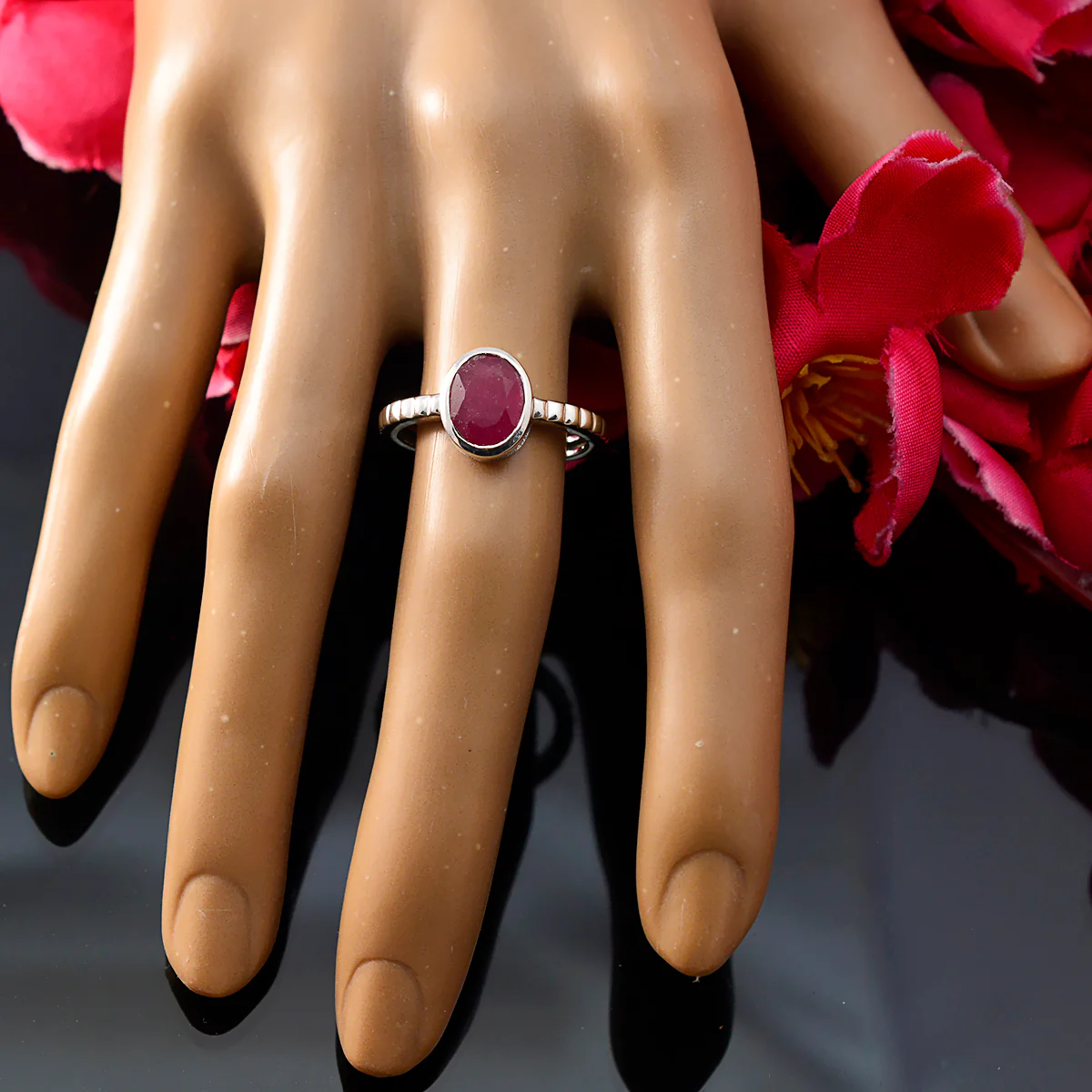Indian Ruby Solitaire French Silver Red Gems Featherlight Ethnic Ring Jewellery - Image 5