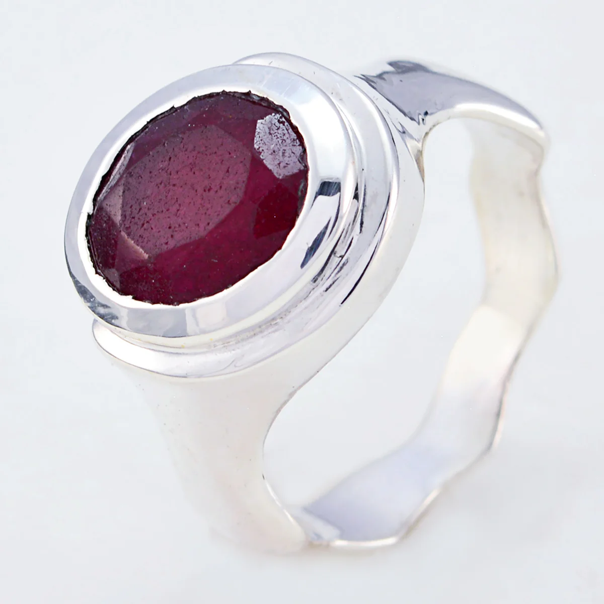 Indian Ruby Solitaire German 92.5 Silver Red Gems Mid-weight Sophisticated Ring Jewelry - Image 2
