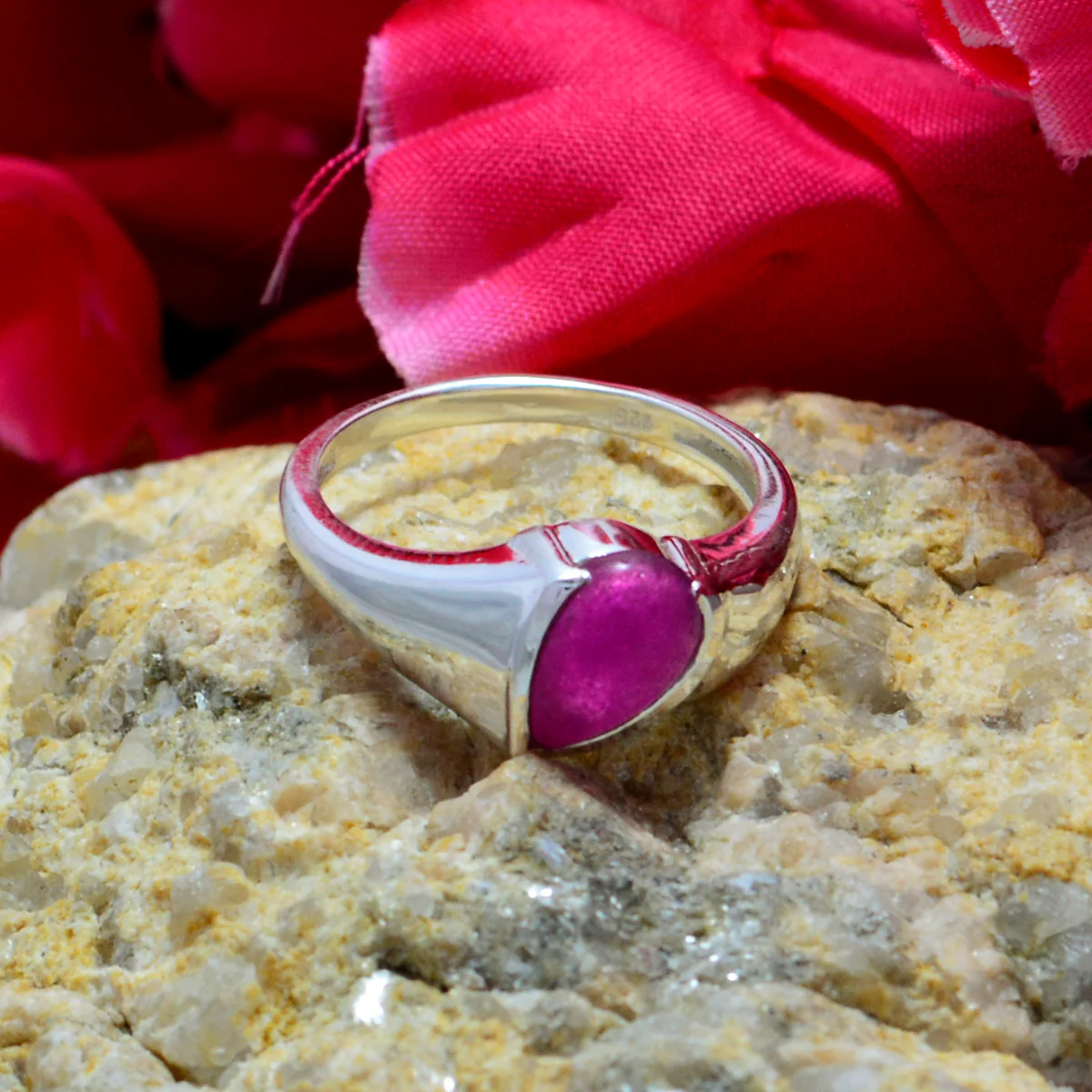 Indian Ruby Solitaire Indian 925 Silver Red Gemstone Featherlight Luxurious Ring Jewelry - Image 2