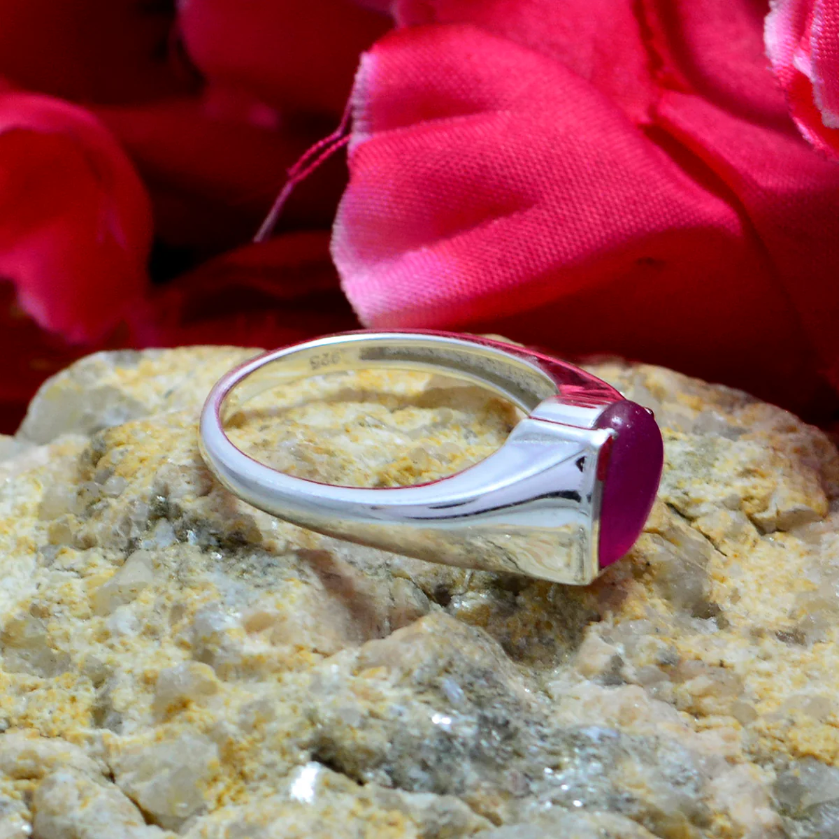 Indian Ruby Solitaire Indian 925 Silver Red Gemstone Featherlight Luxurious Ring Jewelry - Image 3