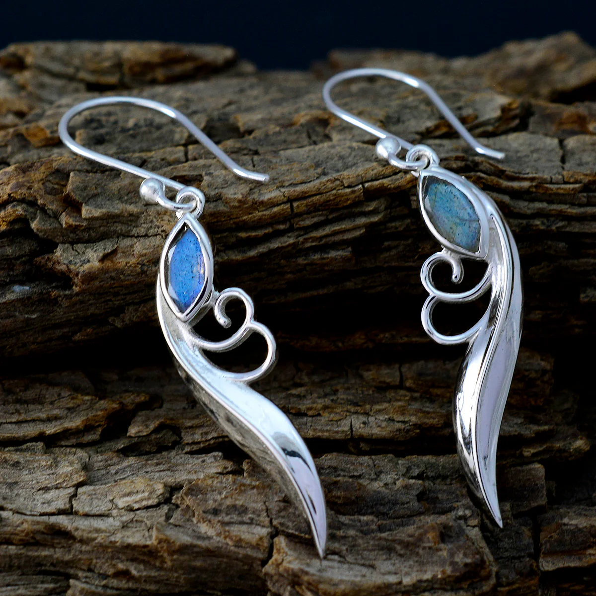Labradorite Latin American Ying Solitaire Dangle Gray 92.5 Silver Earring - Image 3