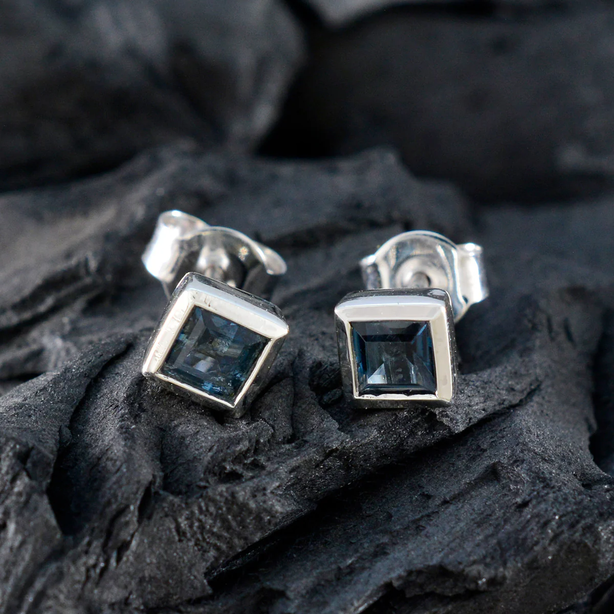 LBT Russian Julieta Solitaire Stud Blue Silver Earring - Image 5