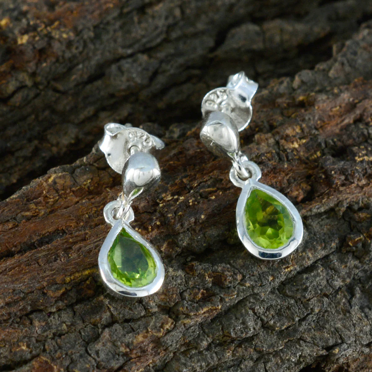 Peridot American Ayaka Solitaire Stud Green Sterling Silver Earring - Image 3