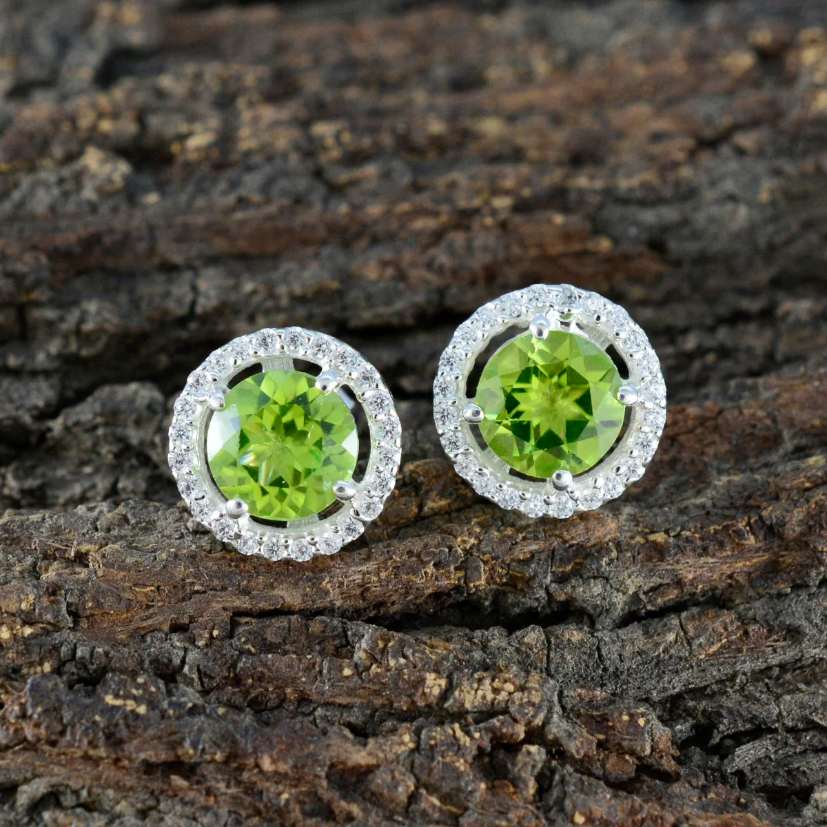 Peridot American Riley Solitaire Stud Green Silver Earring - Image 5
