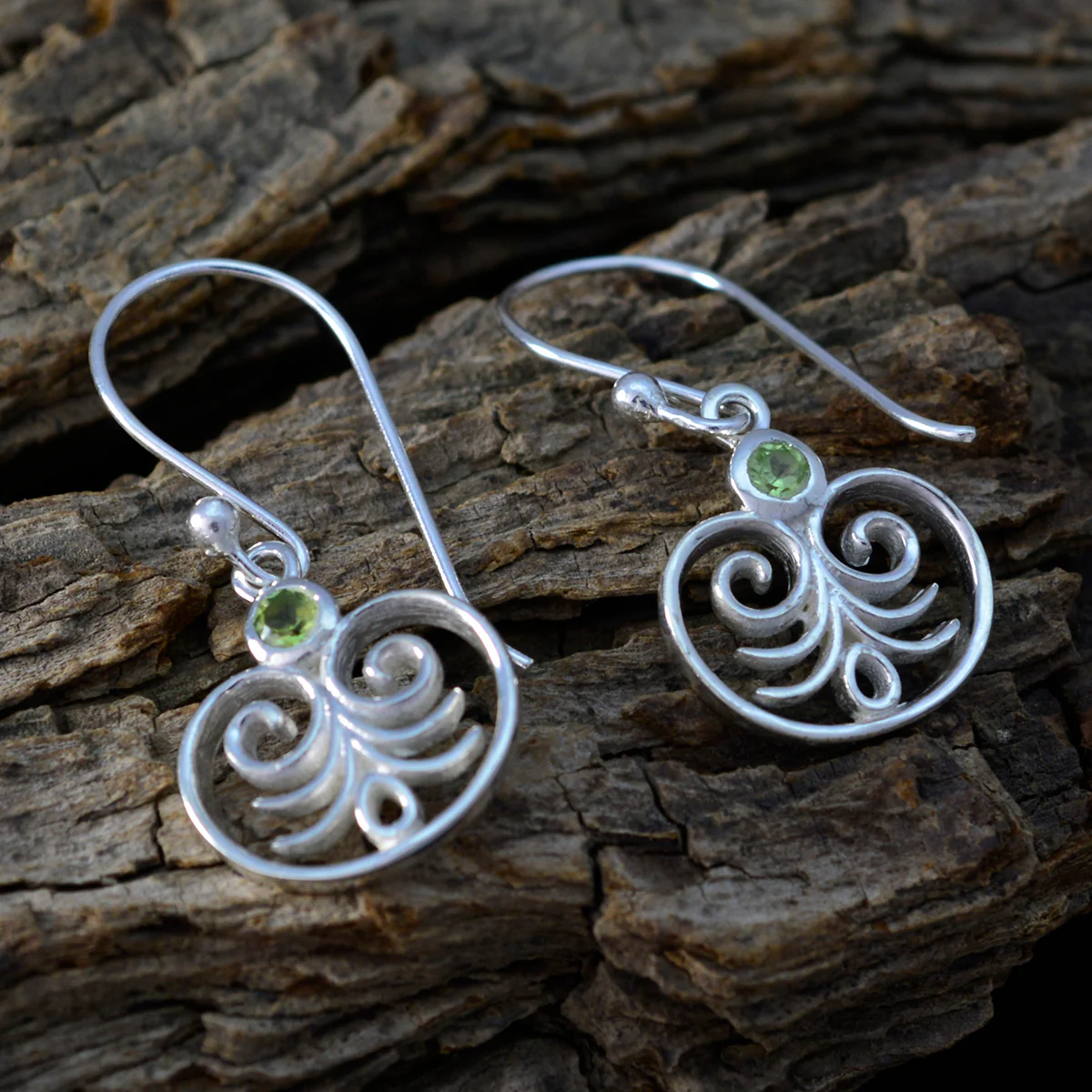 Peridot Egyptian Aurora Solitaire Dangle Green Silver Earring - Image 3
