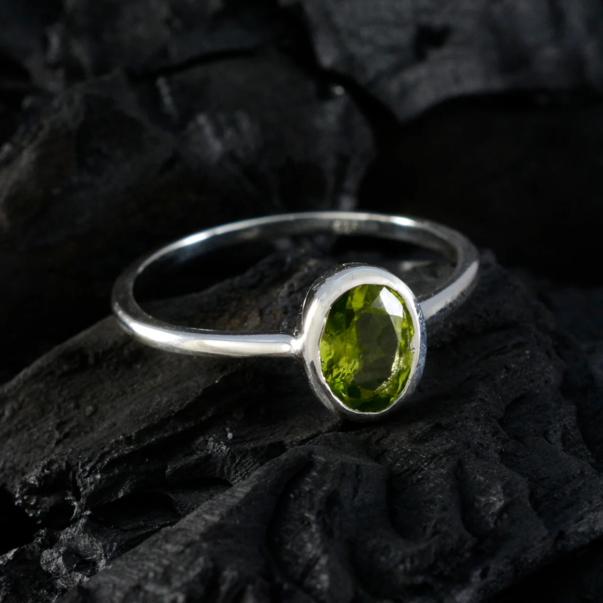 Peridot Solitaire American Sterling Silver Green Gemstone Delicate Romantic Ring Jewellery - Image 4