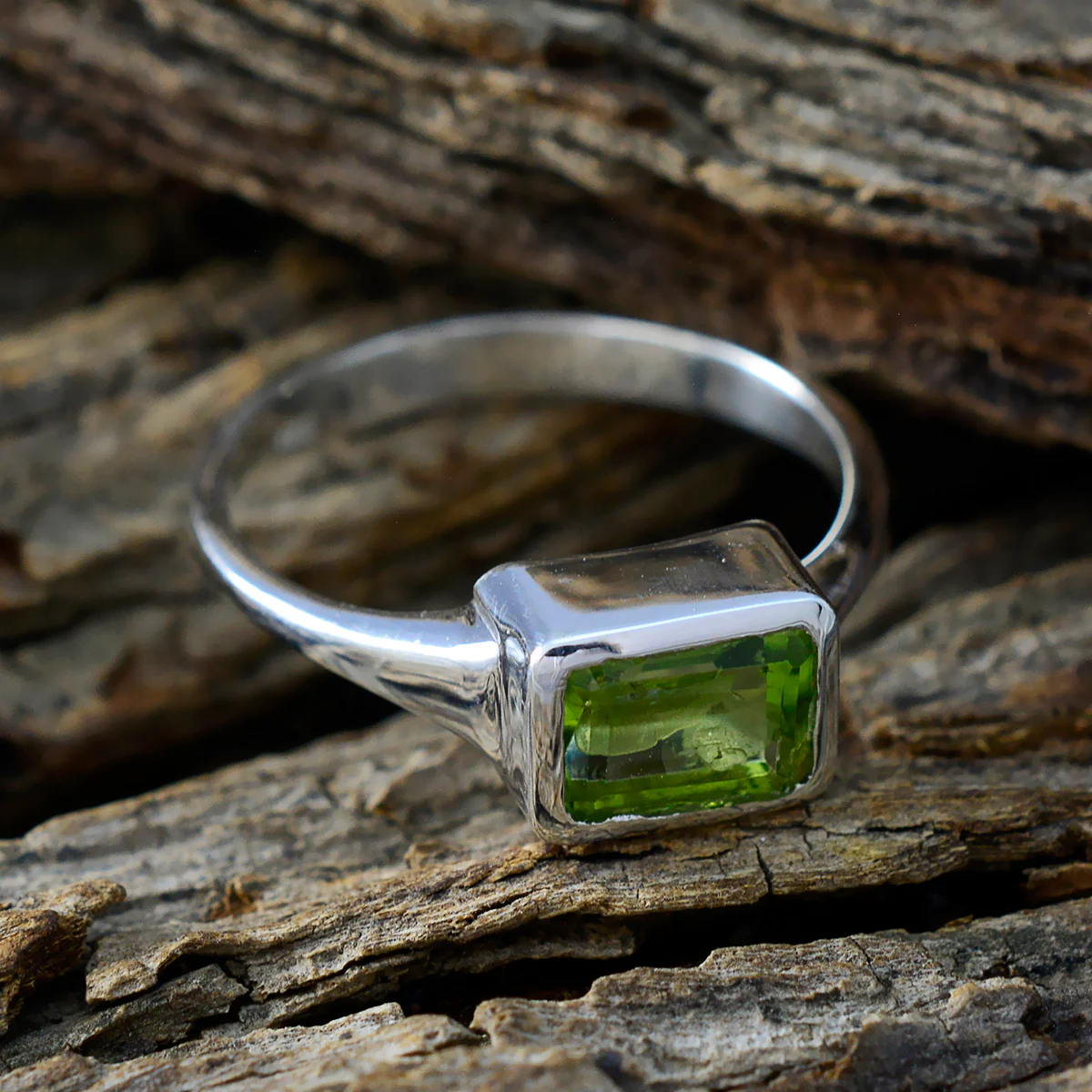 Peridot Solitaire German Sterling Silver Green Gems Featherlight Fairytale Ring Jewellery - Image 3