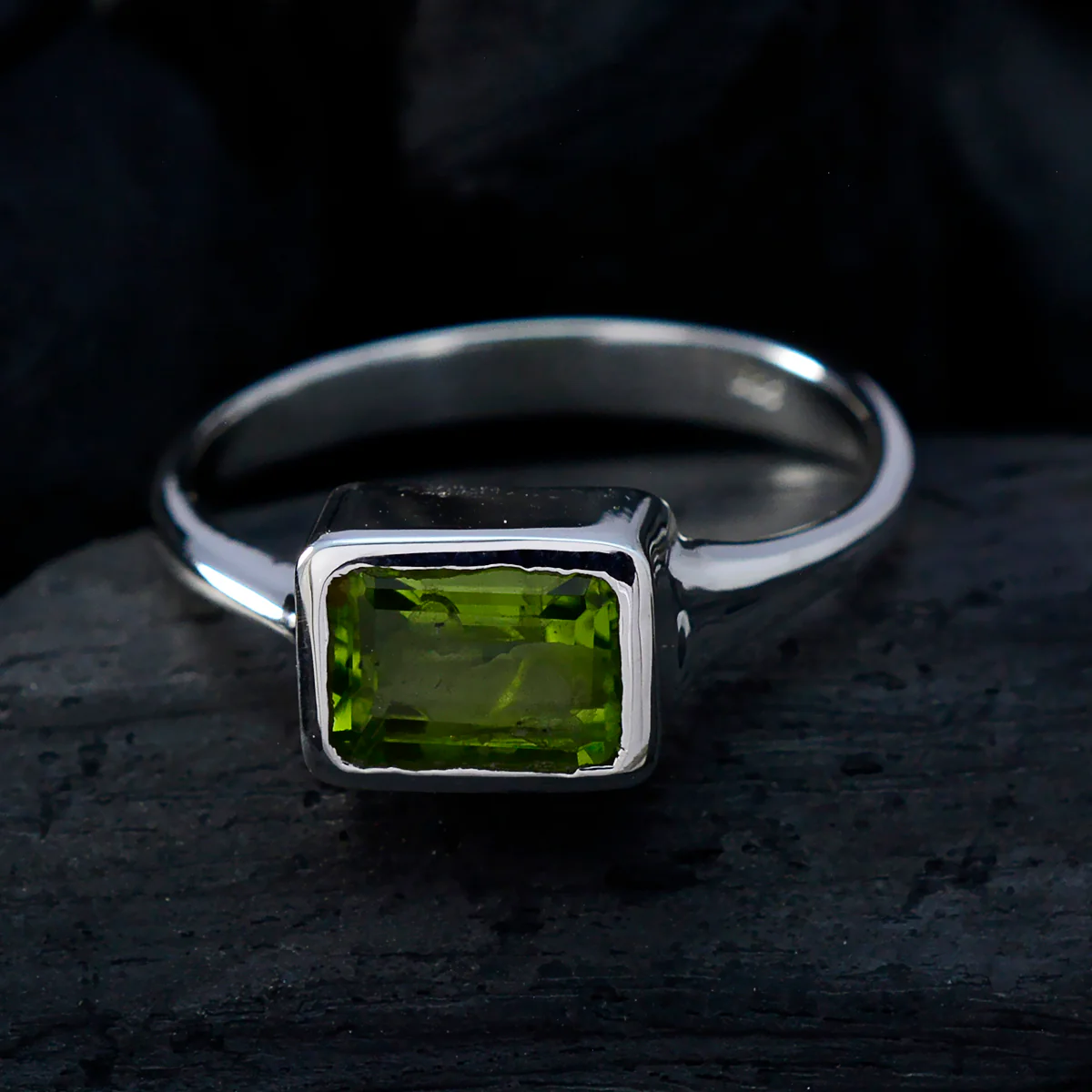 Peridot Solitaire German Sterling Silver Green Gems Featherlight Fairytale Ring Jewellery - Image 4